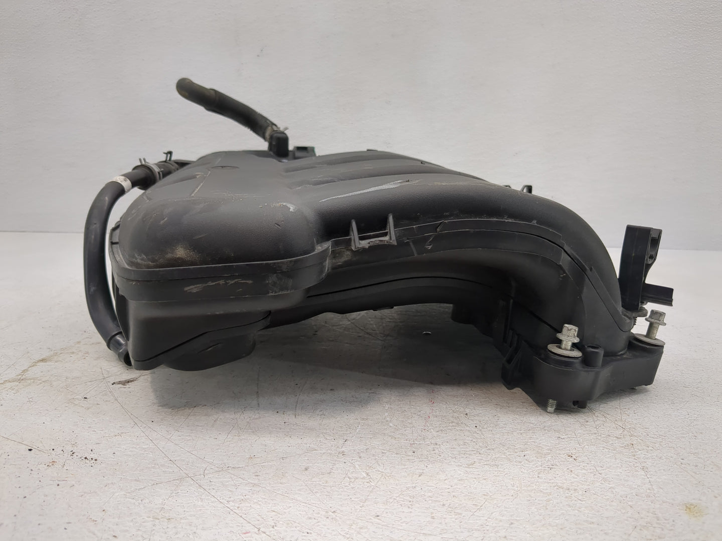 2011-2015 Ford Explorer Air Intake Manifold P/N:AT4E-9424 DG Fits Fits 2011 2012 2013 2014 2015 OEM Used Auto Parts - Oemuse