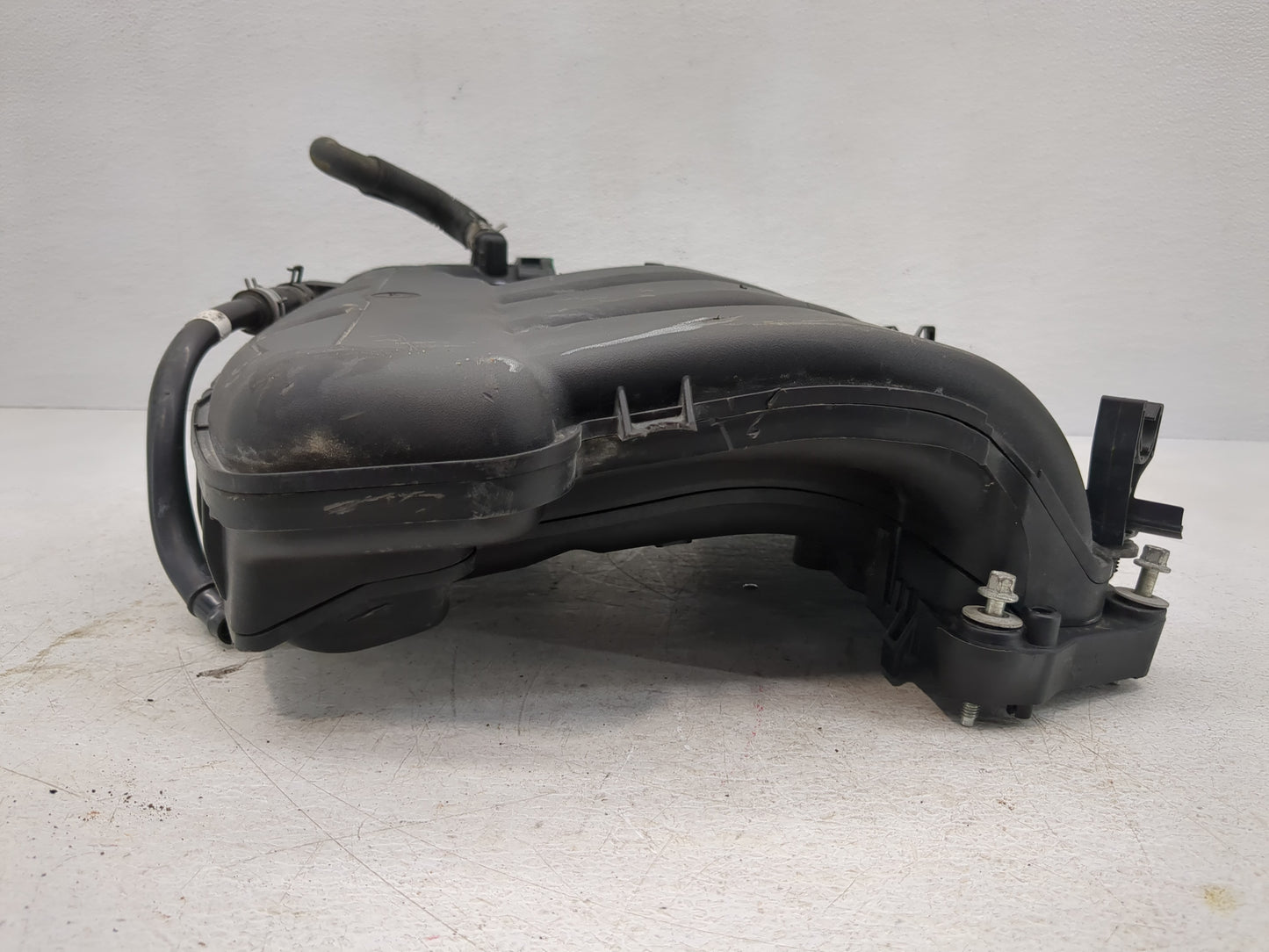 2011-2015 Ford Explorer Air Intake Manifold P/N:AT4E-9424 DG Fits Fits 2011 2012 2013 2014 2015 OEM Used Auto Parts - Oemuse