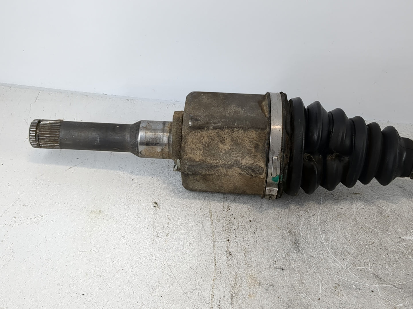 2012-2015 Ford Explorer Axle Shaft Front Driver Cv C/v - Oemusedautoparts1.com