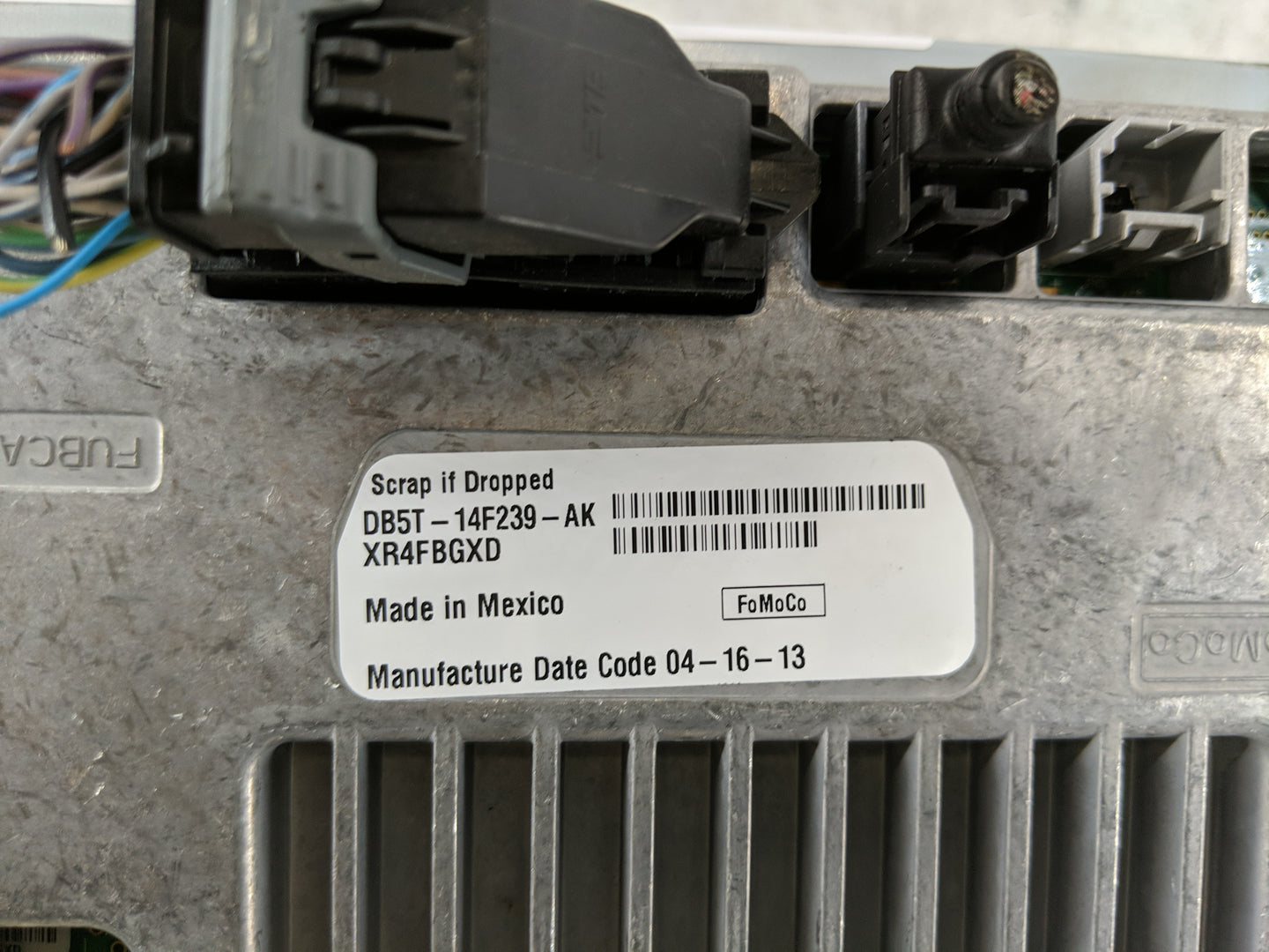 2013-2014 Ford Explorer Information Display Screen - Oemusedautoparts1.com