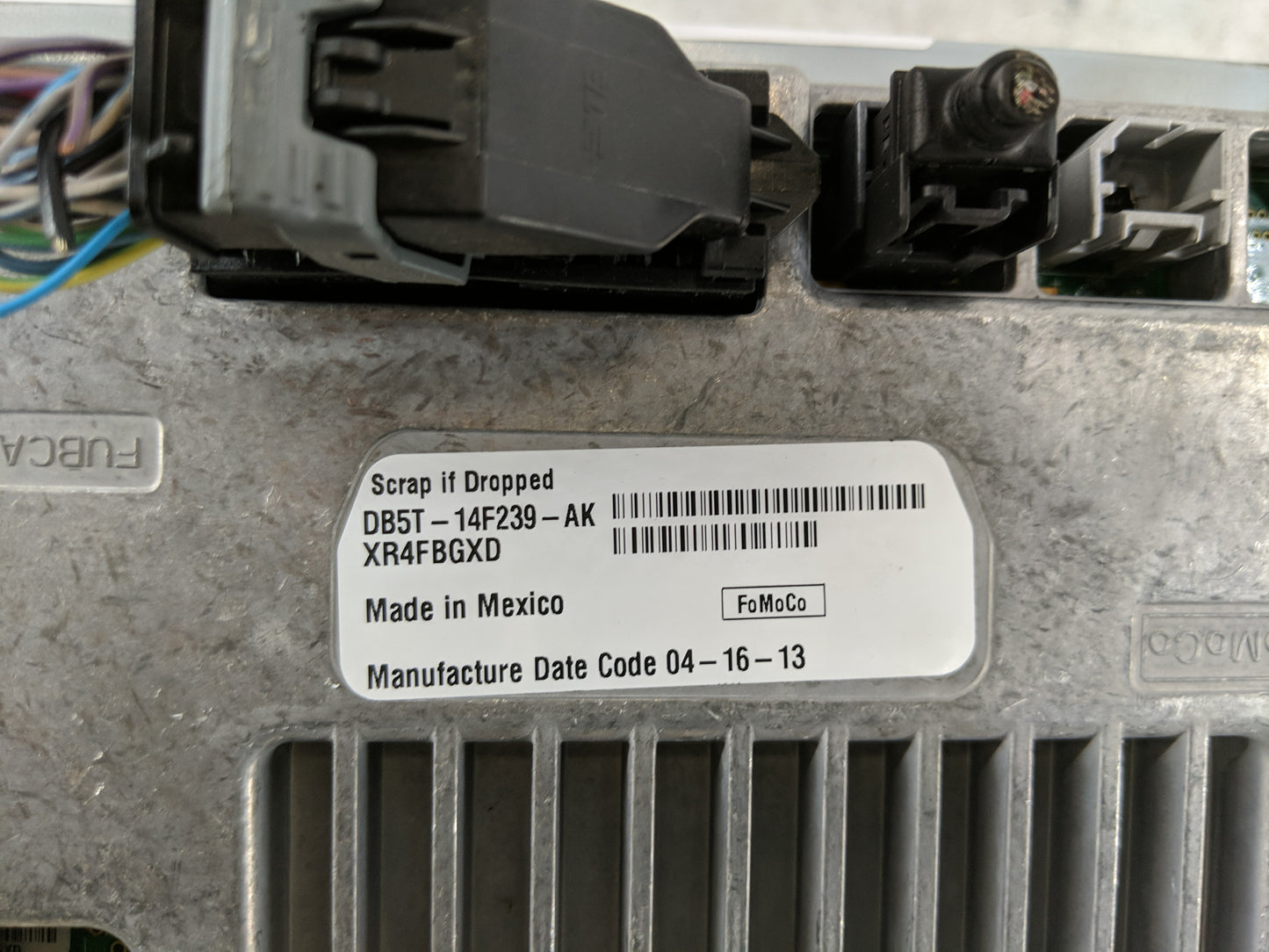 2013-2014 Ford Explorer Information Display Screen - Oemusedautoparts1.com
