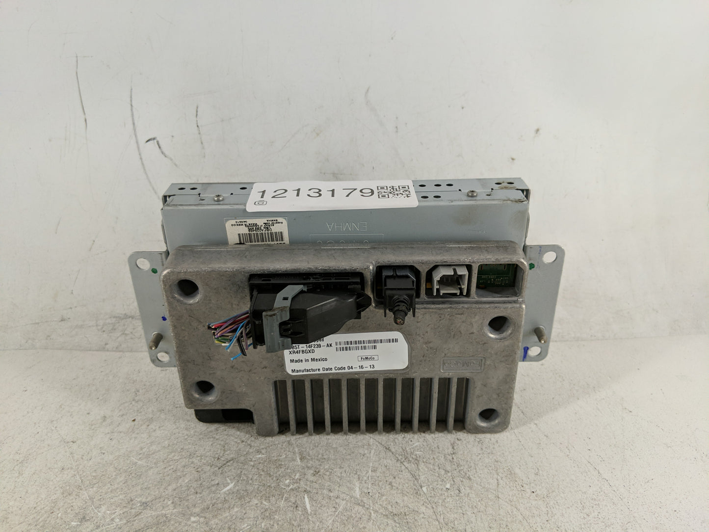 2013-2014 Ford Explorer Information Display Screen - Oemusedautoparts1.com