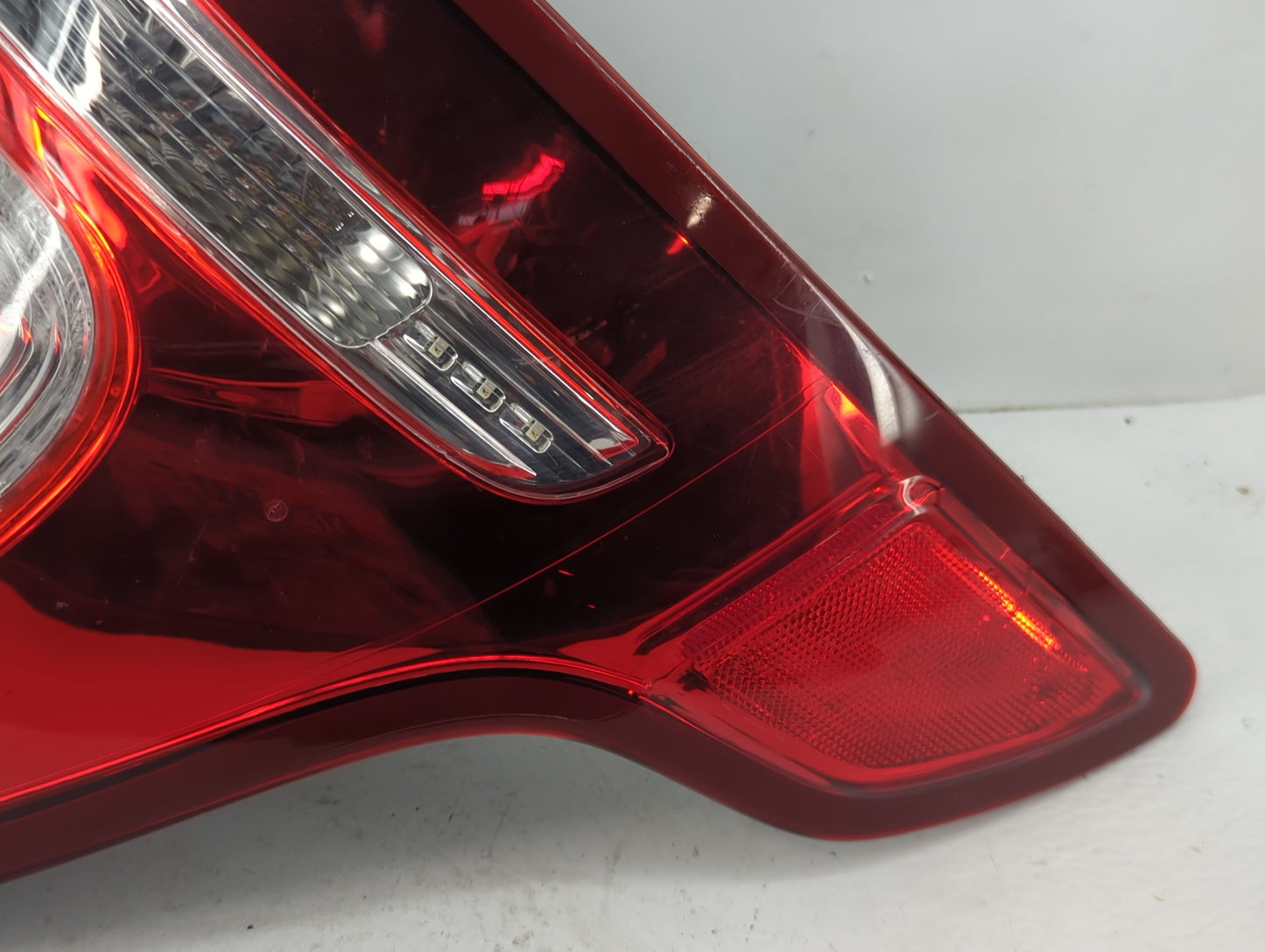 2011-2015 Ford Explorer Tail Light Assembly Passenger Right OEM Fits Fits 2011 2012 2013 2014 2015 OEM Used Auto Parts - Oem