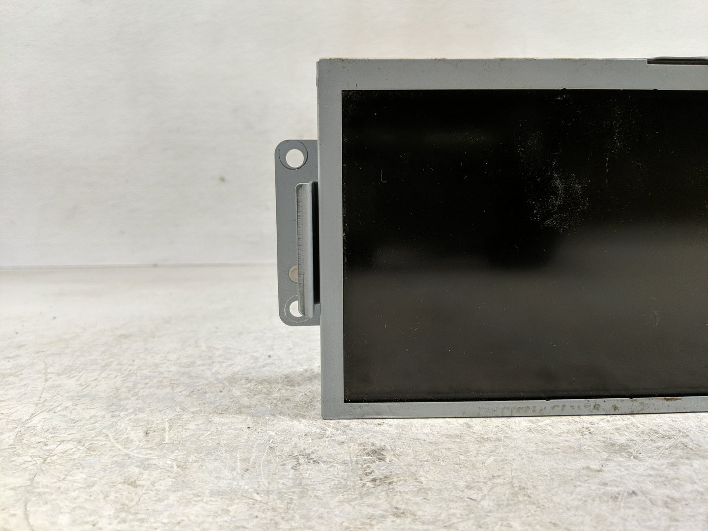 2013-2014 Ford Explorer Information Display Screen - Oemusedautoparts1.com