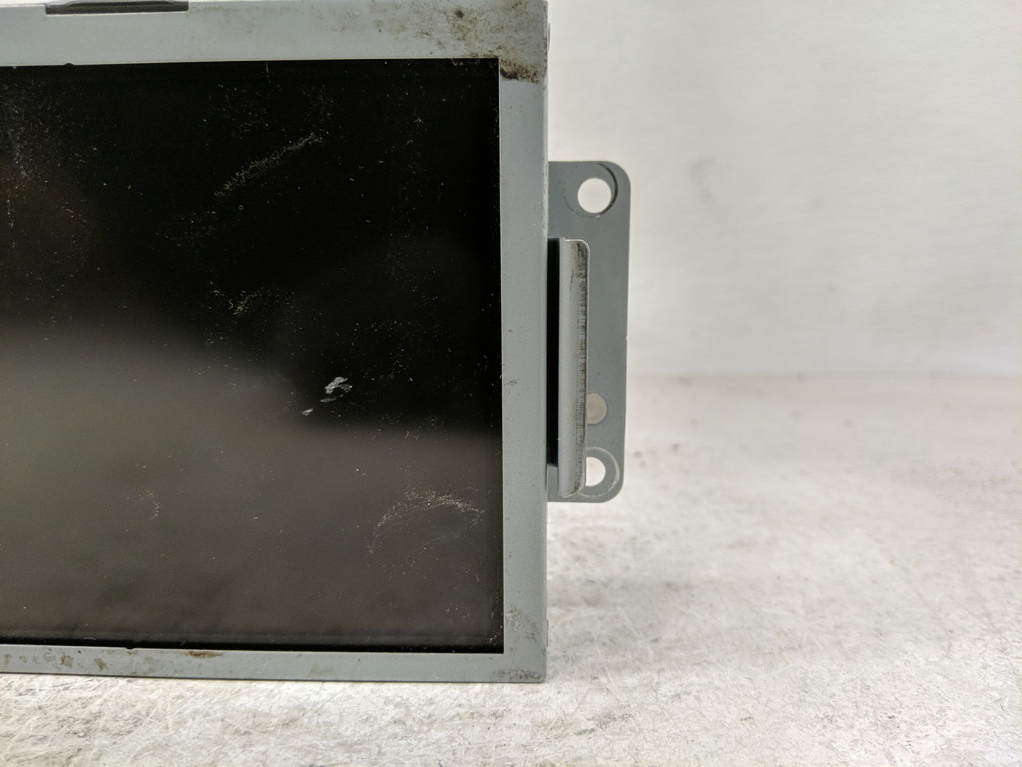 2013-2014 Ford Explorer Information Display Screen - Oemusedautoparts1.com