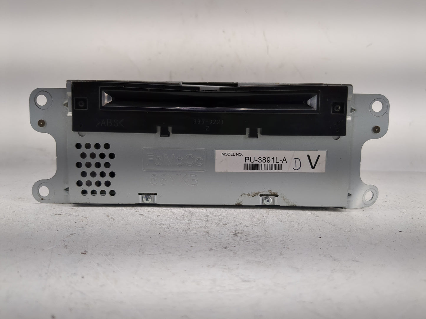 2014 Ford Explorer Radio AM FM Cd Player Receiver Replacement P/N:EB5T-19C107-CB Fits OEM Used Auto Parts - Oemusedautoparts