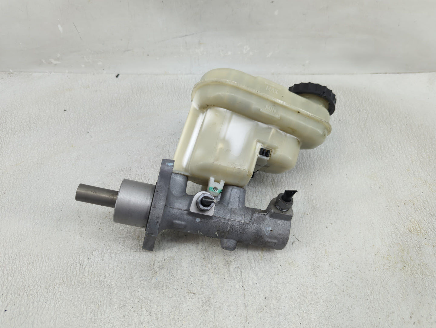 Ford Explorer Brake Master Cylinder 1276330 - Oemusedautoparts1.com