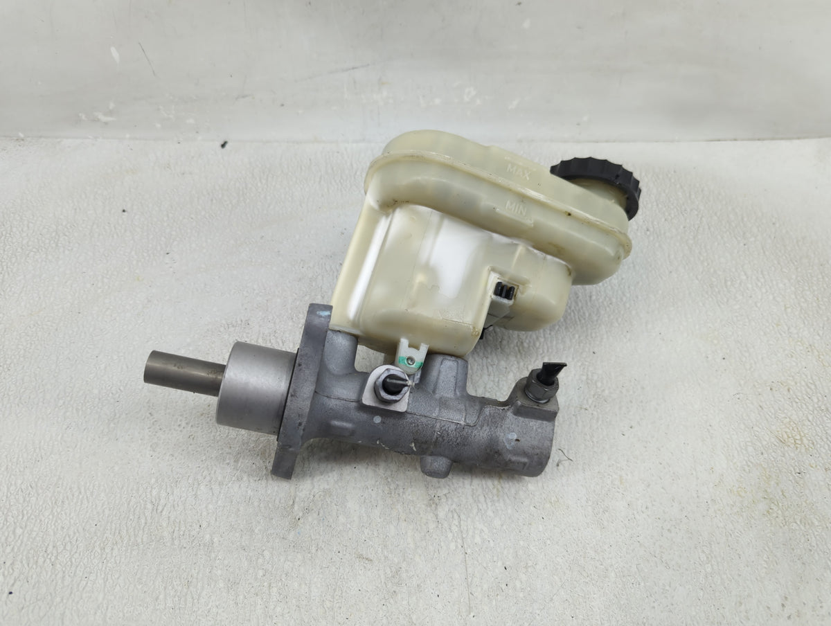 Ford Explorer Brake Master Cylinder 1276330 - Oemusedautoparts1.com