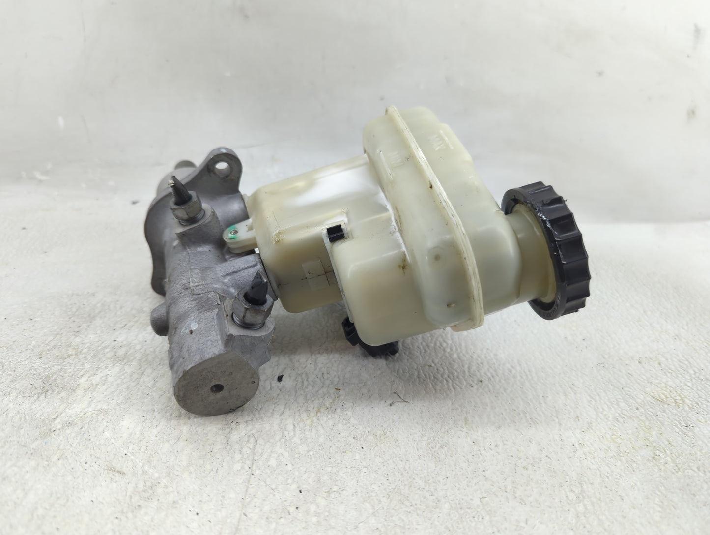 Ford Explorer Brake Master Cylinder - Oemusedautoparts1.com