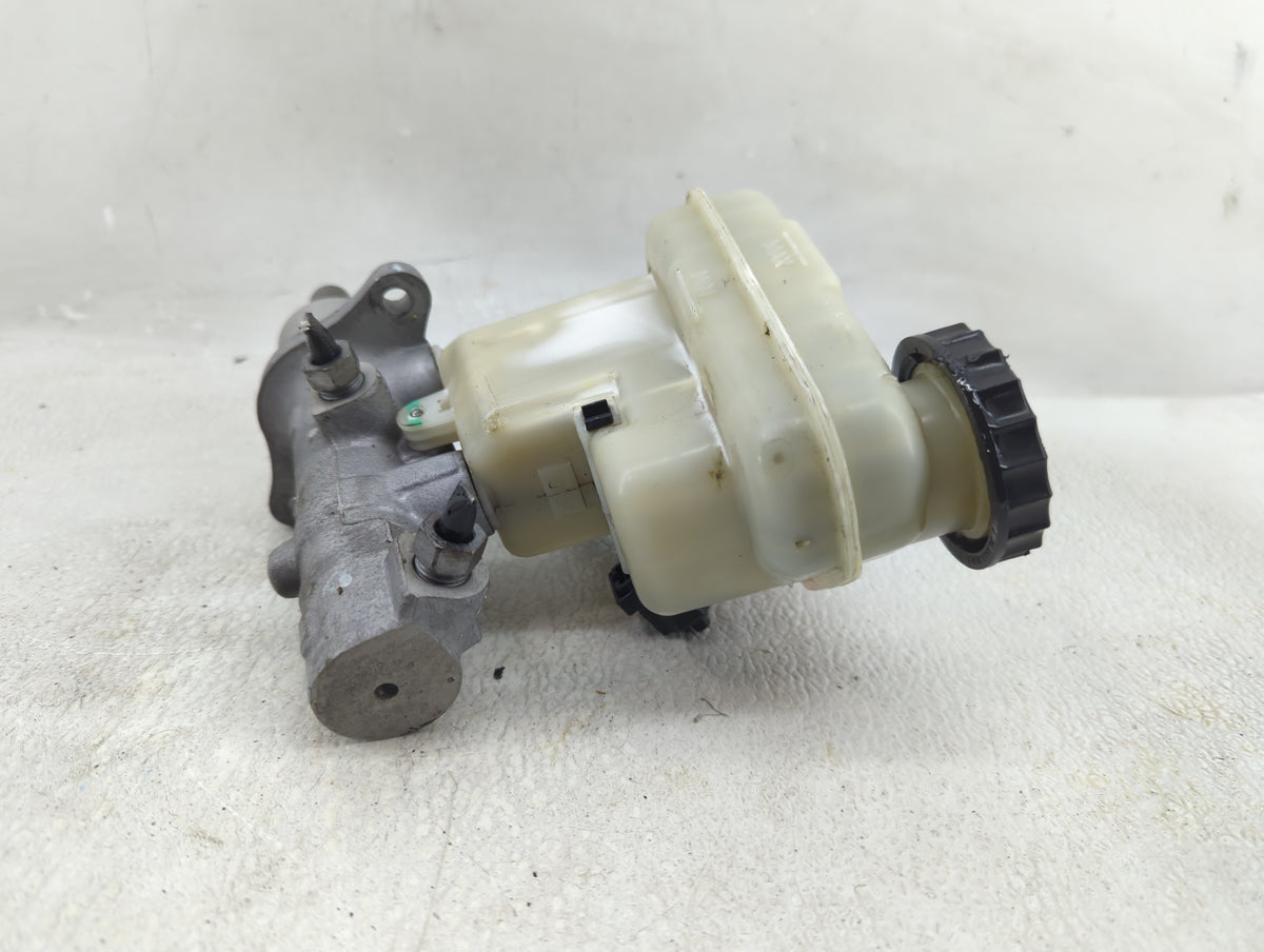 Ford Explorer Brake Master Cylinder 1276330 - Oemusedautoparts1.com