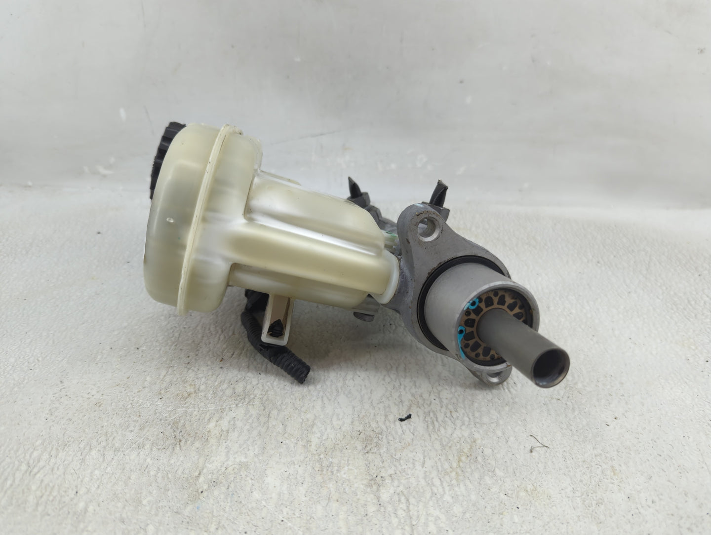 Ford Explorer Brake Master Cylinder 1276330 - Oemusedautoparts1.com