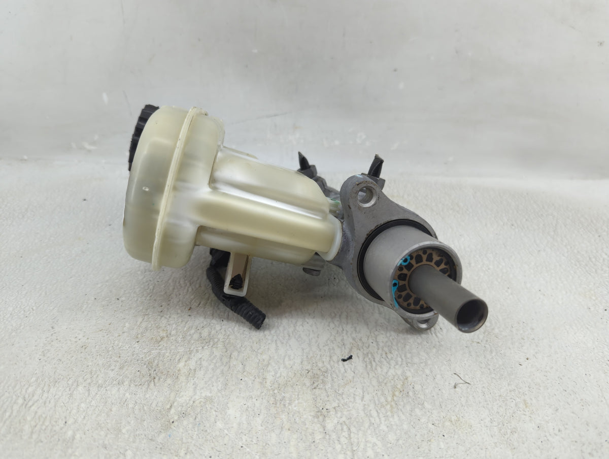 Ford Explorer Brake Master Cylinder 1276330 - Oemusedautoparts1.com