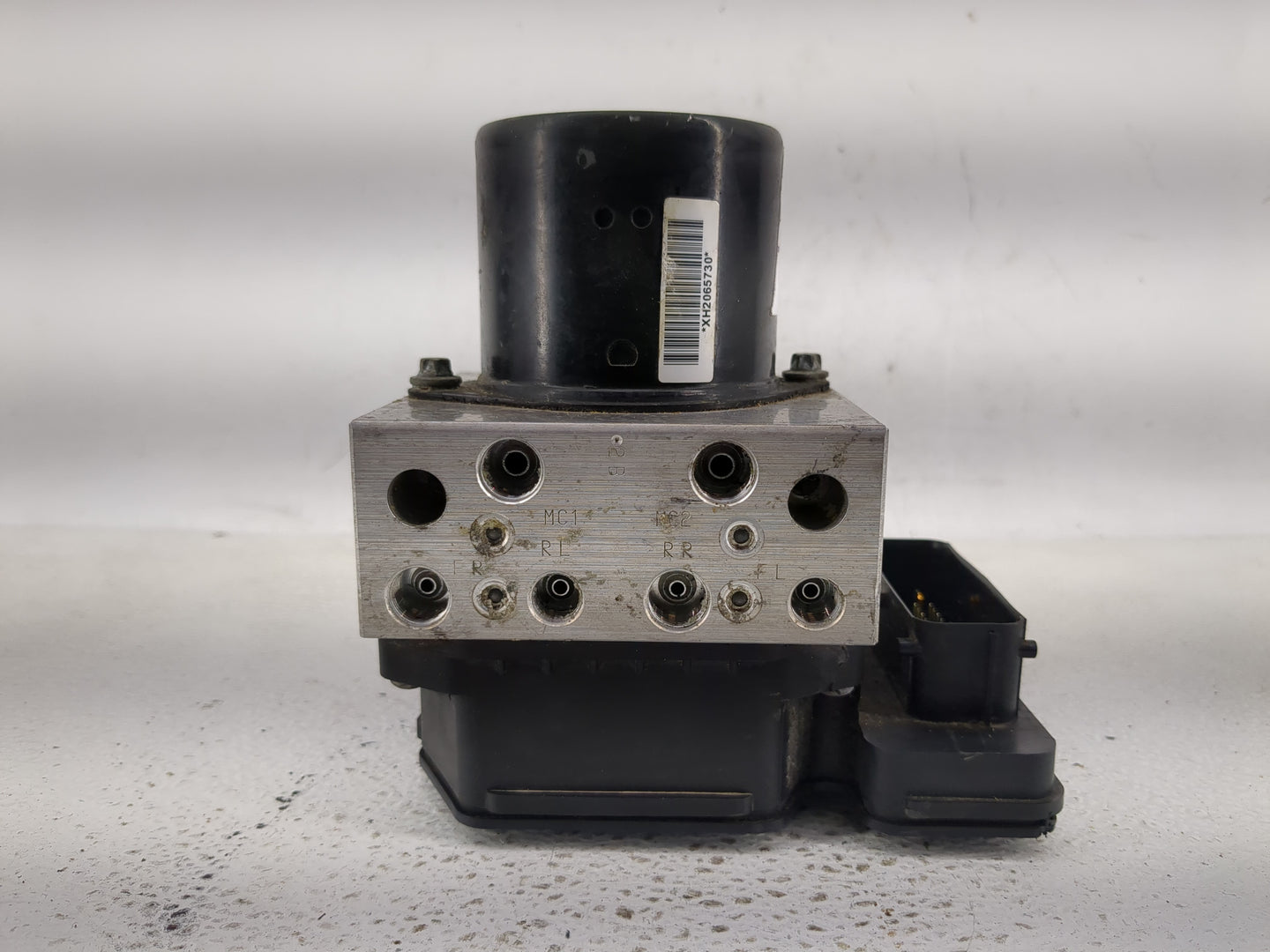 2013-2014 Ford Explorer ABS Pump Control Module Replacement P/N:22863598 Fits Fits 2013 2014 OEM Used Auto Parts - Oemusedau