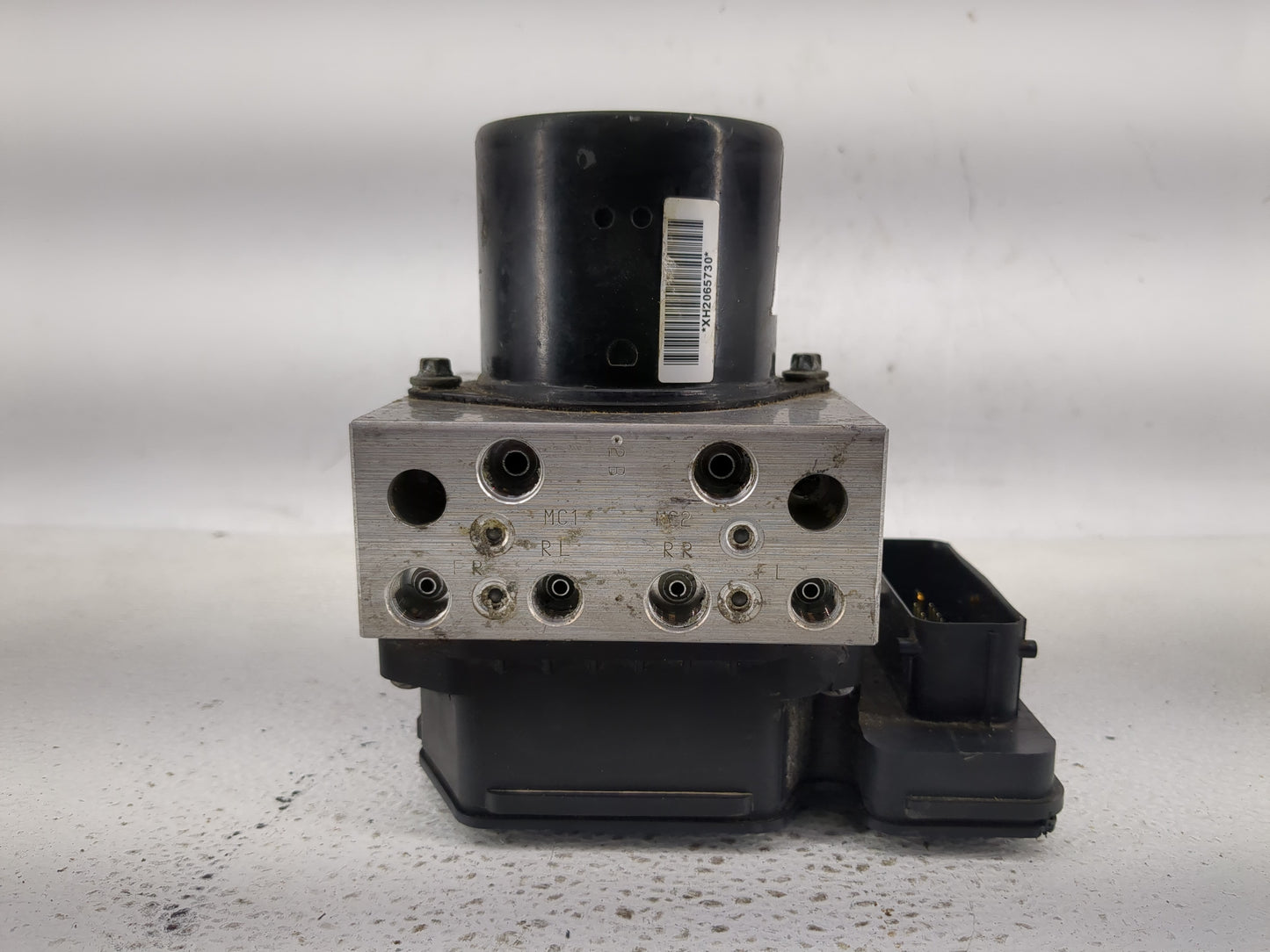 2013-2014 Ford Explorer ABS Pump Control Module Replacement P/N:22863598 Fits Fits 2013 2014 OEM Used Auto Parts - Oemusedau