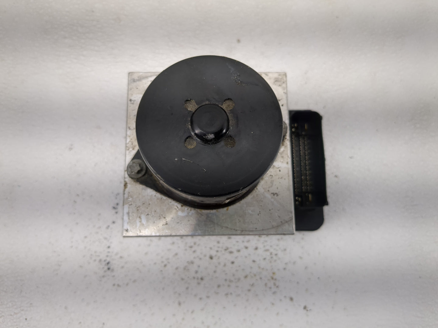 2013-2014 Ford Explorer ABS Pump Control Module Replacement P/N:22863598 Fits Fits 2013 2014 OEM Used Auto Parts - Oemusedau