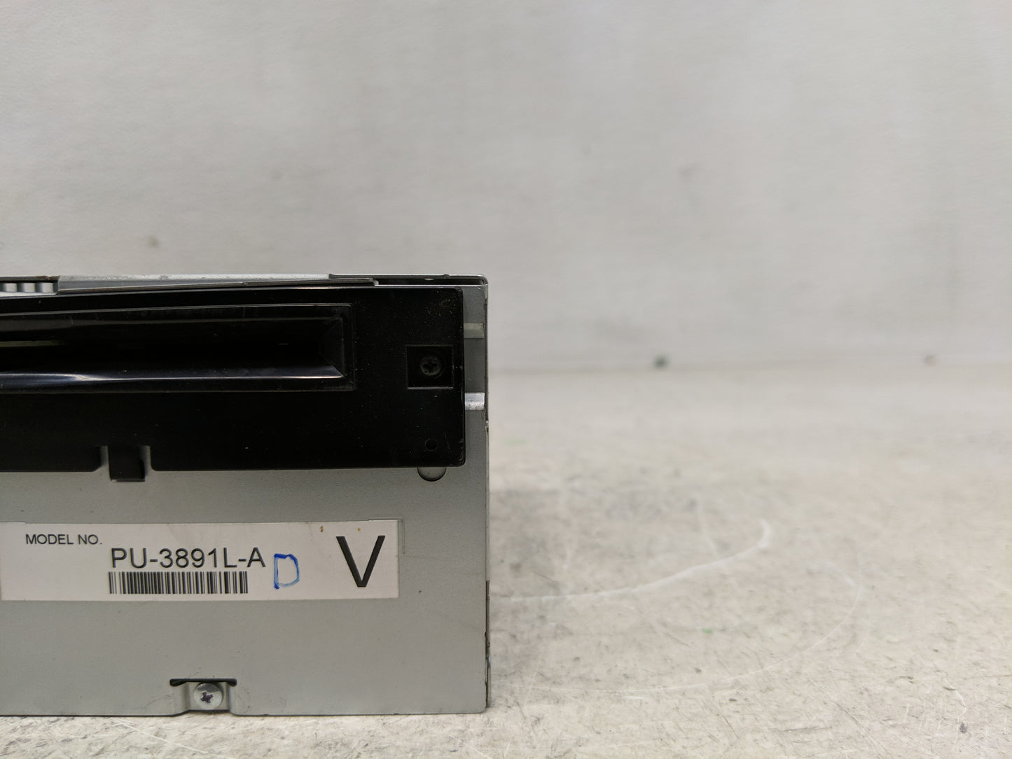 2014 Ford Explorer Radio AM FM Cd Player Receiver Replacement P/N:EB5T-19C107-CB Fits OEM Used Auto Parts - Oemusedautoparts