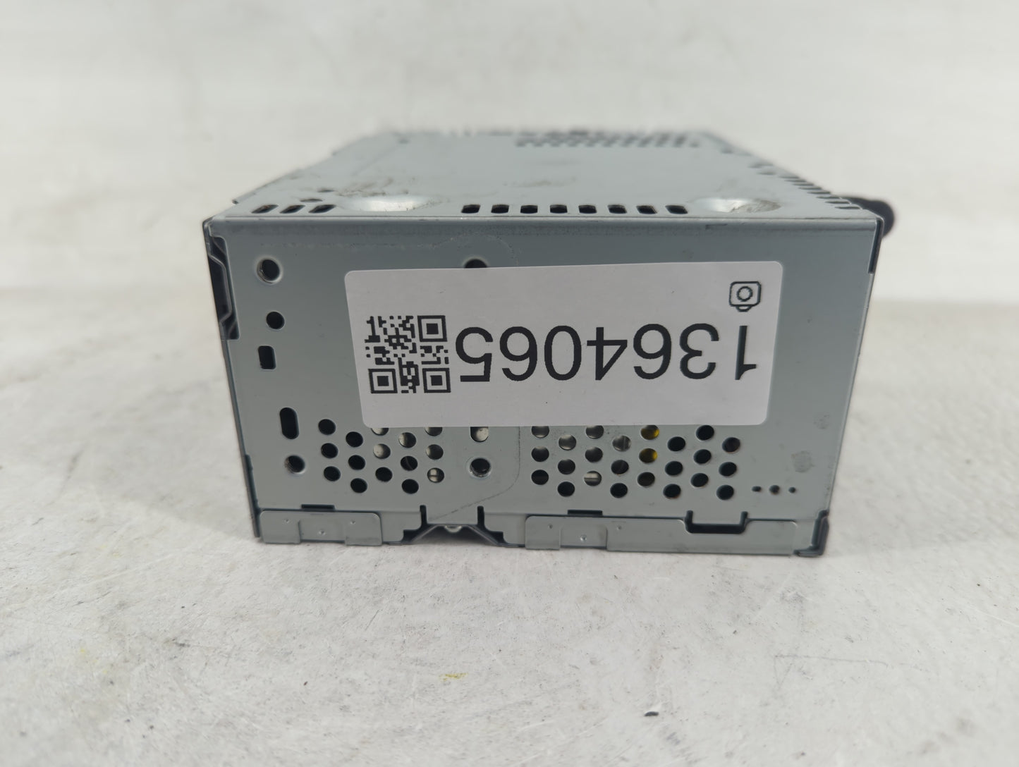 2014 Ford Explorer Radio AM FM Cd Player Receiver Replacement P/N:EB5T19C107FC Fits OEM Used Auto Parts - Oemusedautoparts1.