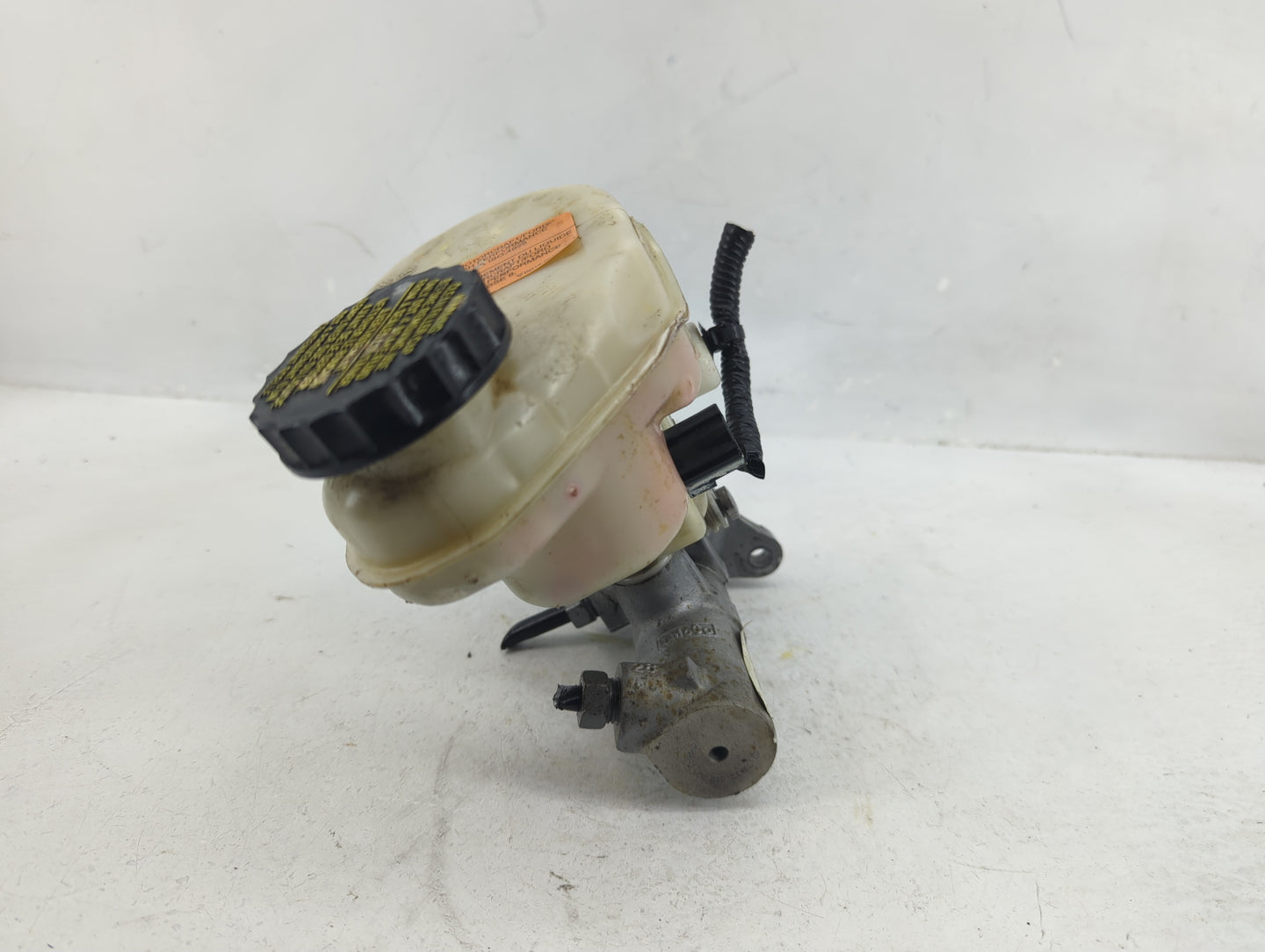 Ford Explorer Brake Master Cylinder 1376511 - Oemusedautoparts1.com