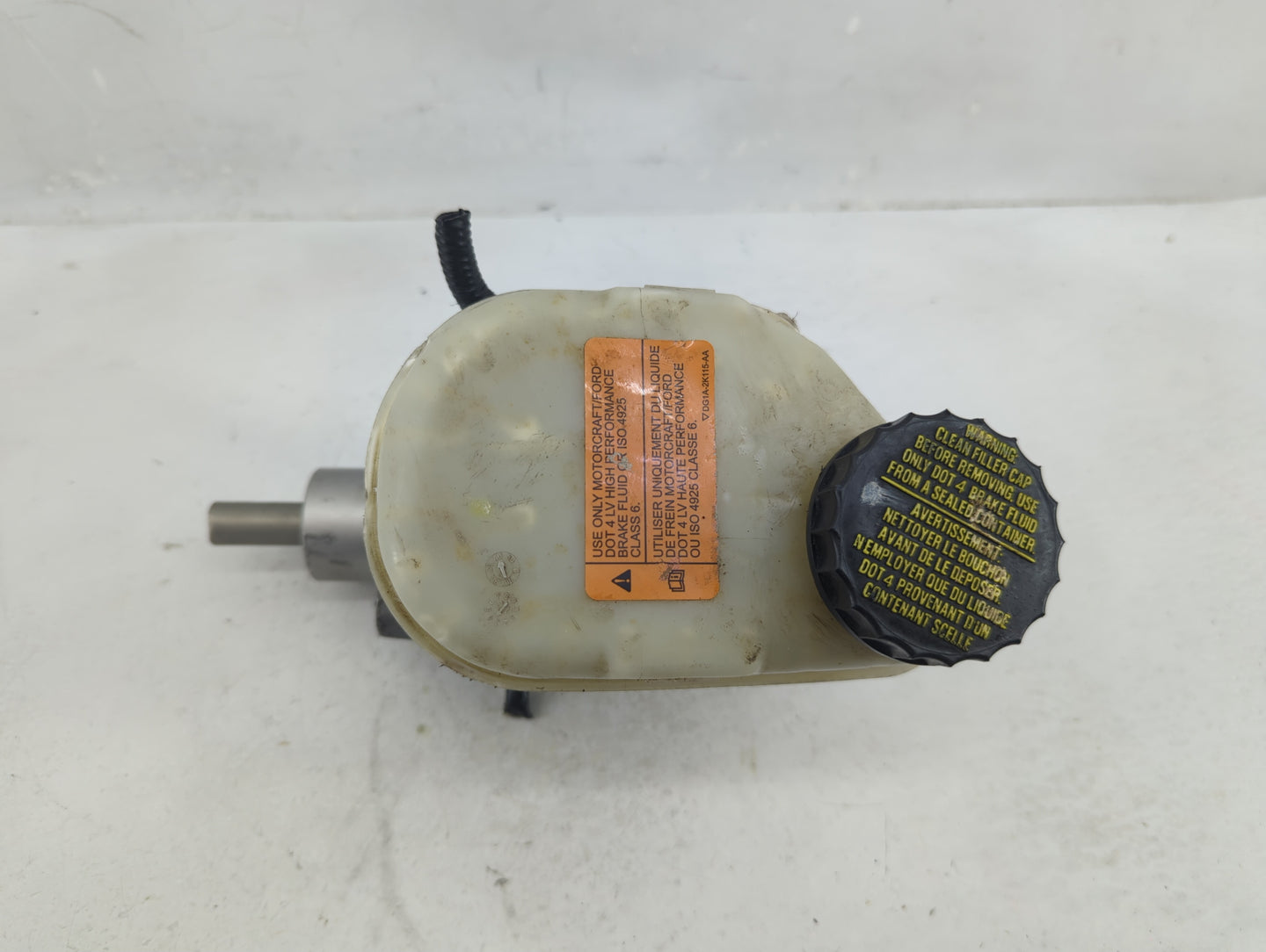 Ford Explorer Brake Master Cylinder 1376511 - Oemusedautoparts1.com