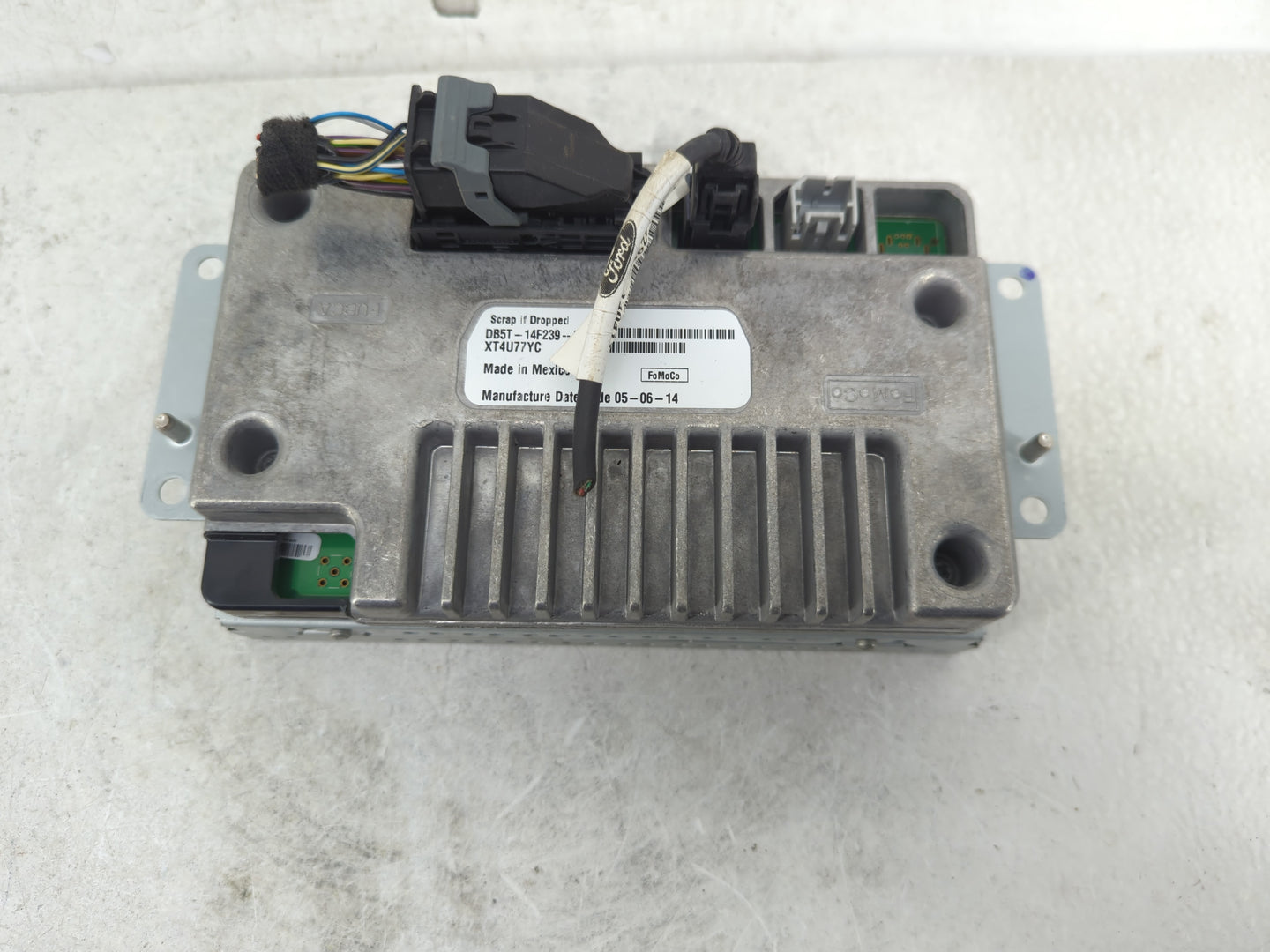 2013-2014 Ford Explorer Information Display Screen - Oemusedautoparts1.com