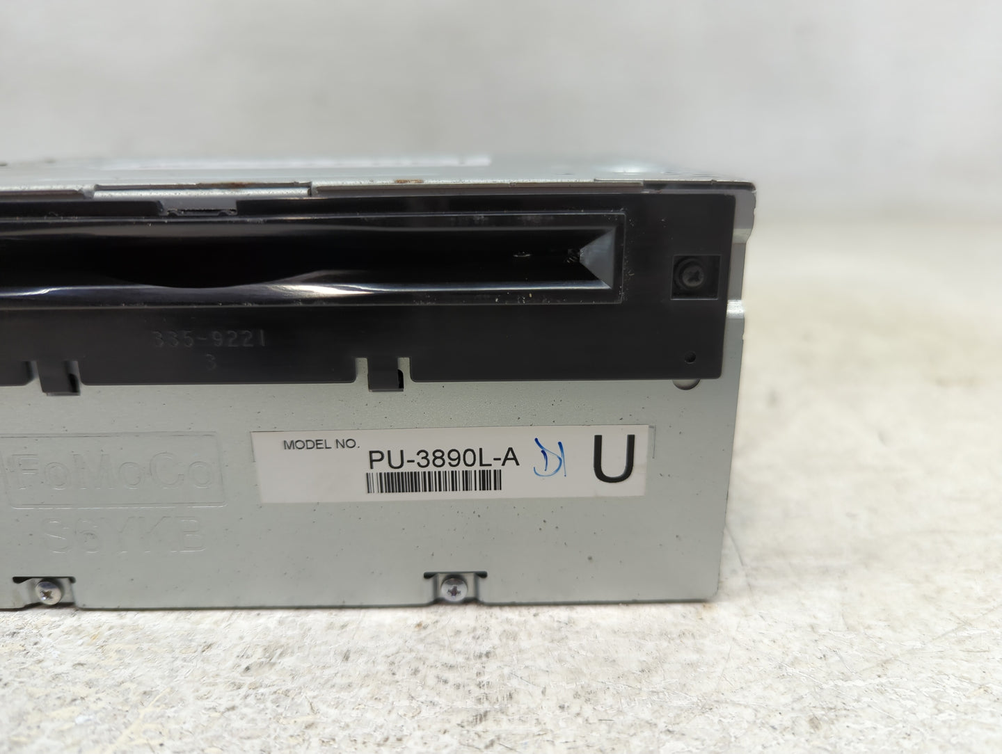 2014-2015 Ford Explorer Radio AM FM Cd Player Receiver Replacement P/N:PU-3890L-A Fits Fits 2014 2015 OEM Used Auto Parts - 