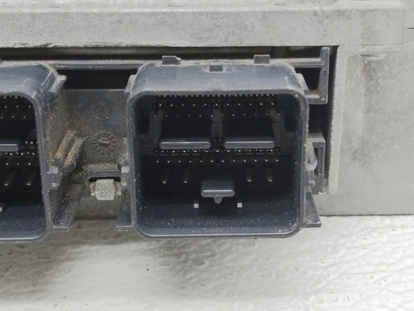 2013-2015 Ford Explorer PCM Engine Control Computer ECU ECM PCU OEM P/N:6NXS6MAS40 DB5A-12B684-VA Fits OEM Used Auto Parts -