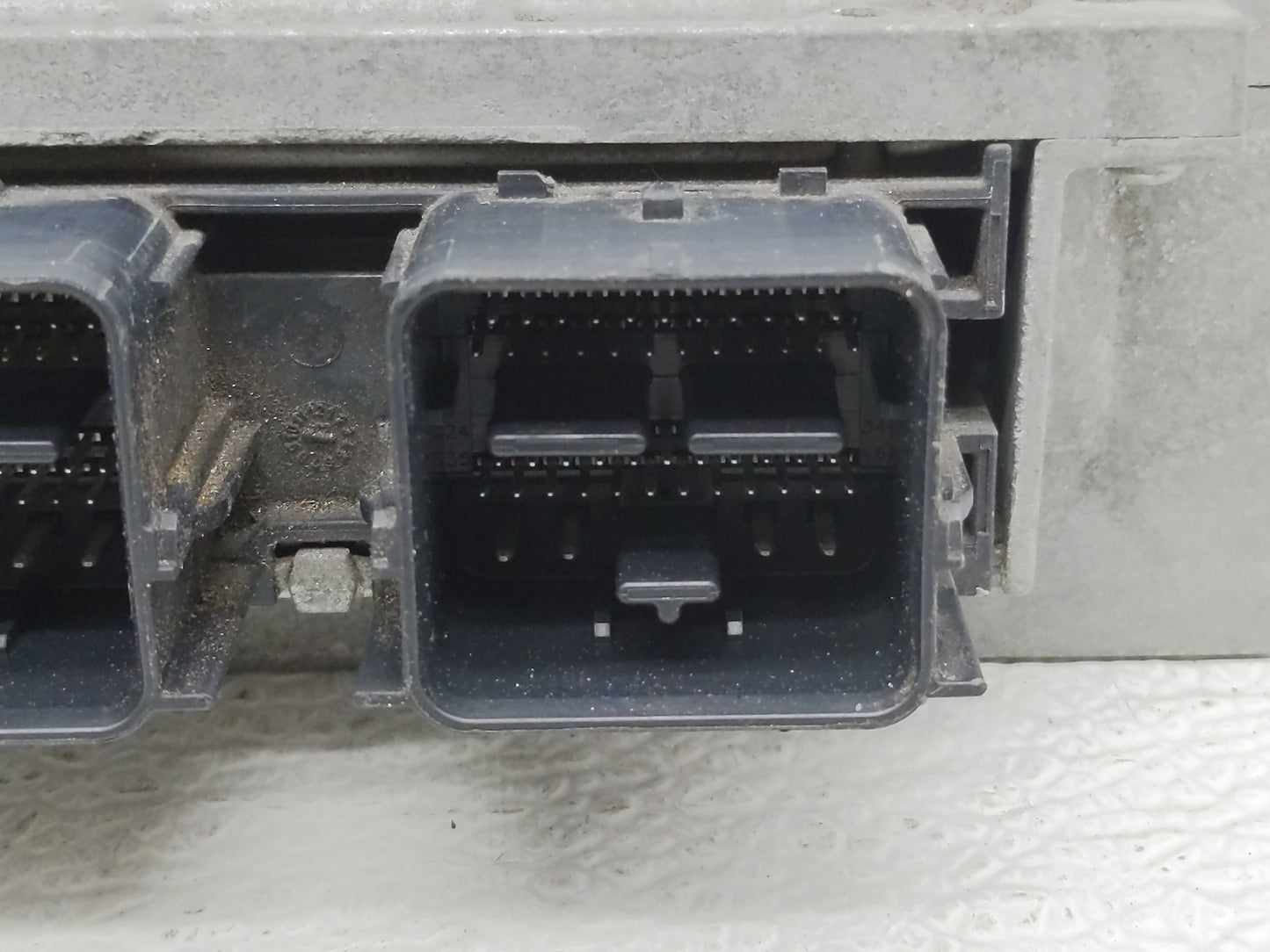 2013-2015 Ford Explorer PCM Engine Control Computer ECU ECM PCU OEM P/N:6NXS6MAS40 DB5A-12B684-VA Fits OEM Used Auto Parts -