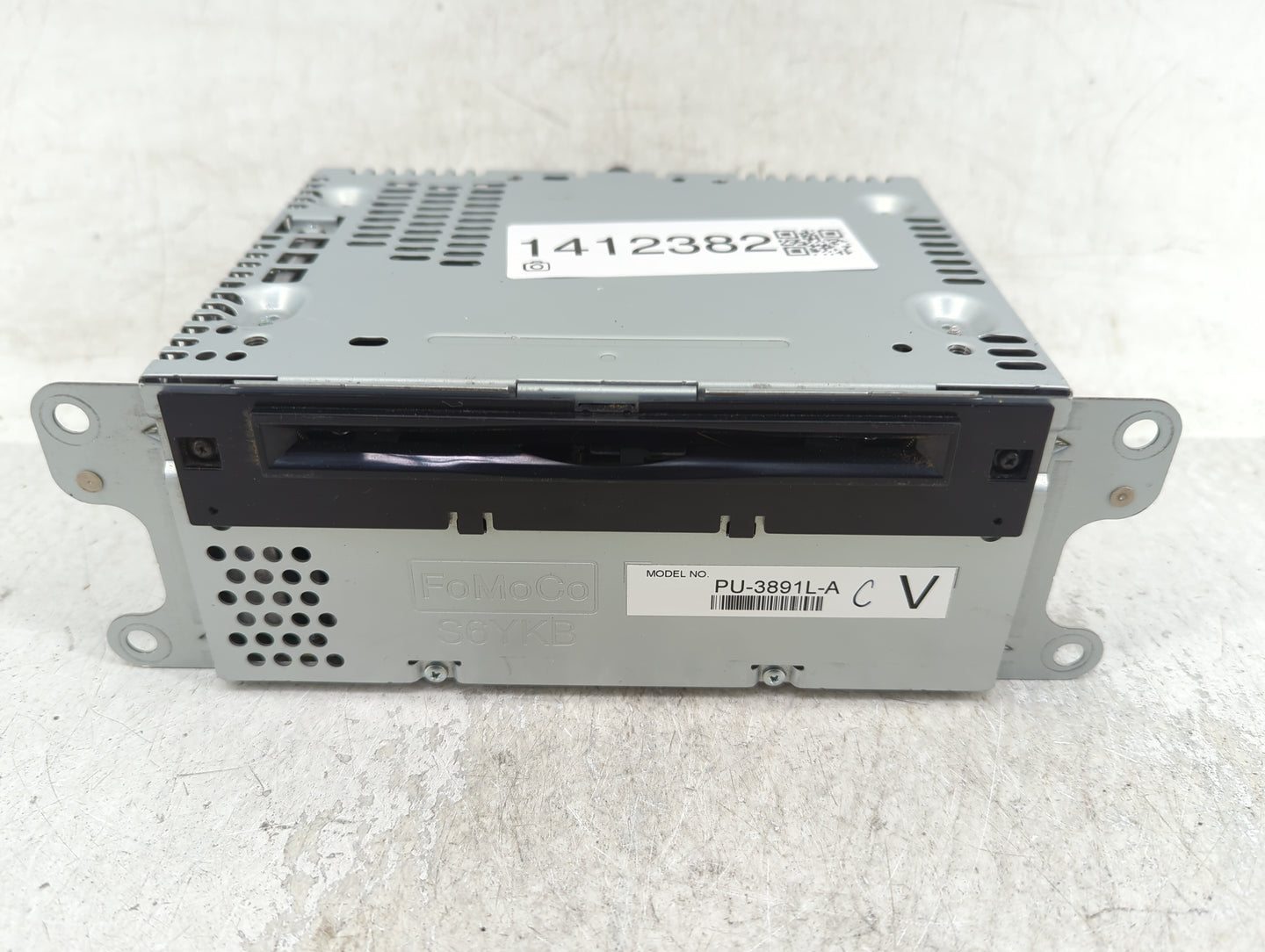 2014 Ford Explorer Radio AM FM Cd Player Receiver Replacement P/N:EB5T-19C107-CB Fits OEM Used Auto Parts - Oemusedautoparts