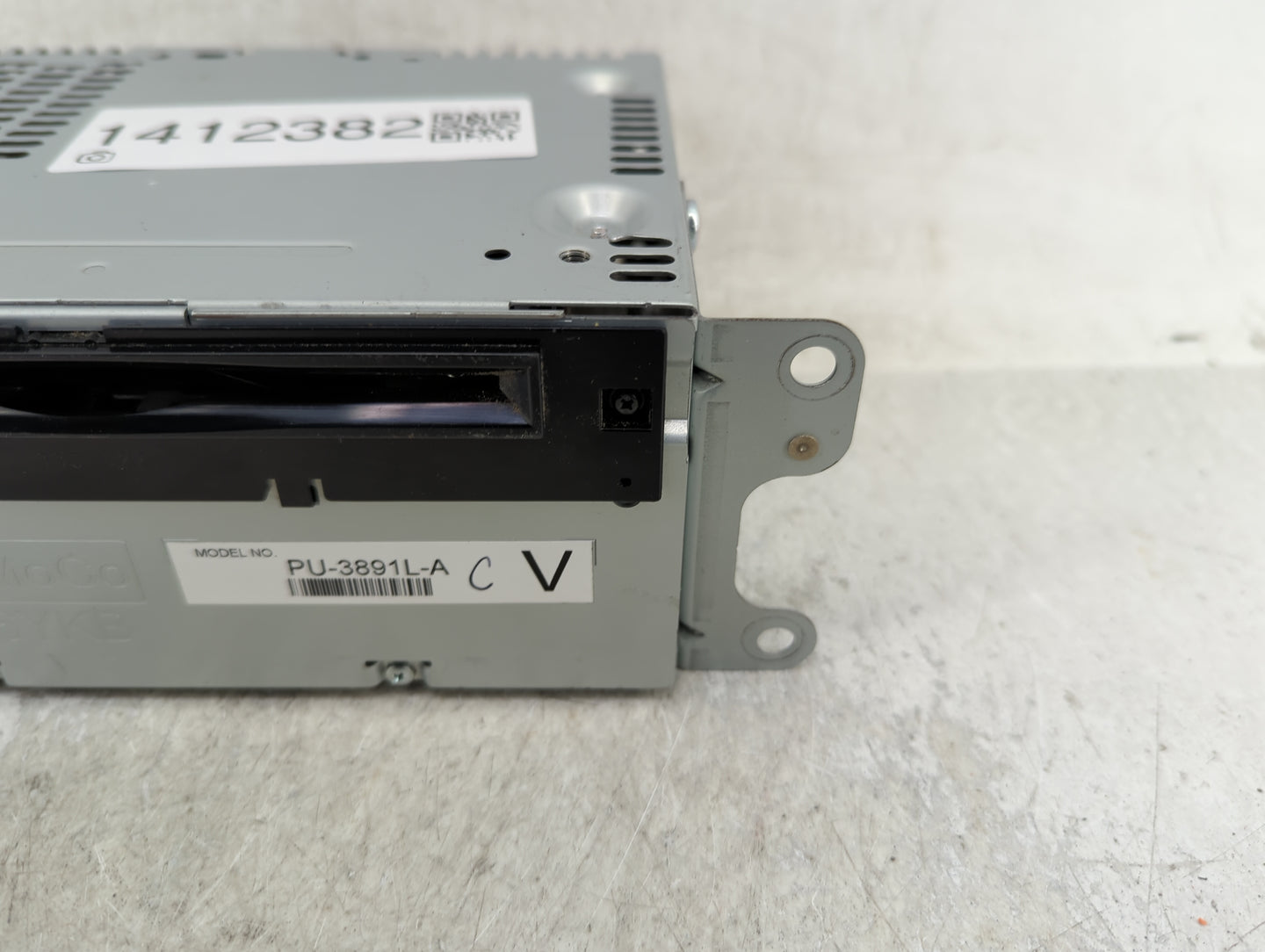 2014 Ford Explorer Radio AM FM Cd Player Receiver Replacement P/N:EB5T-19C107-CB Fits OEM Used Auto Parts - Oemusedautoparts