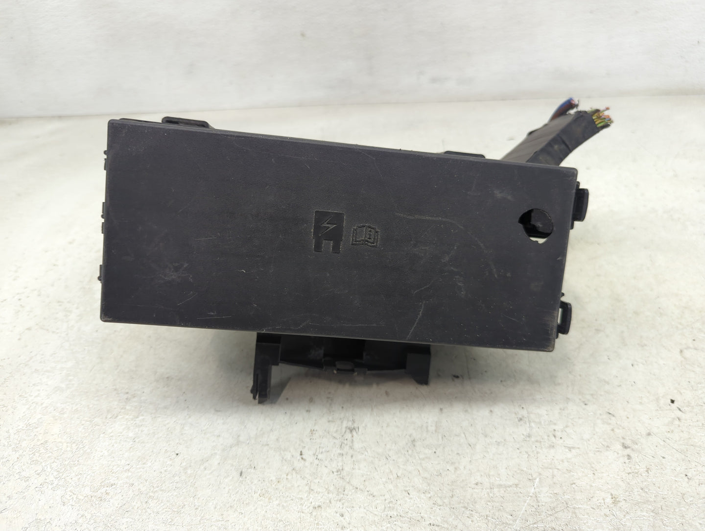 2014-2015 Ford Explorer Fusebox Fuse Box Panel Relay Module P/N:BT4T-14A003-AA Fits Fits 2014 2015 OEM Used Auto Parts - Oem
