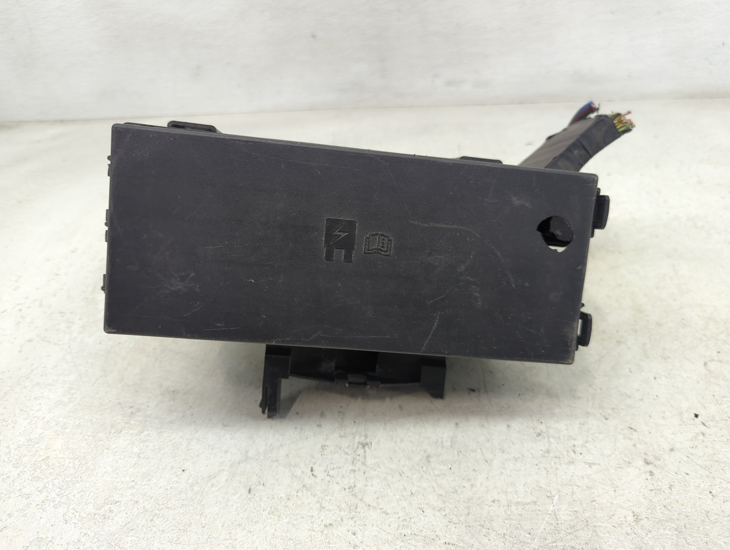 2014-2015 Ford Explorer Fusebox Fuse Box Panel Relay Module P/N:BT4T-14A003-AA Fits Fits 2014 2015 OEM Used Auto Parts - Oem
