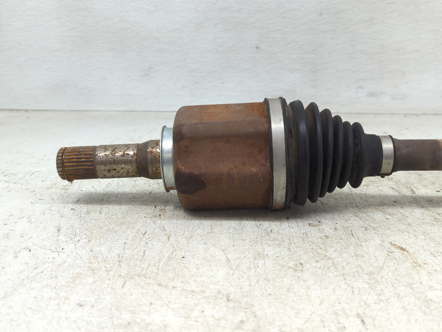 2014 Ford Explorer Axle Shaft Front Driver Cv C/v - Oemusedautoparts1.com