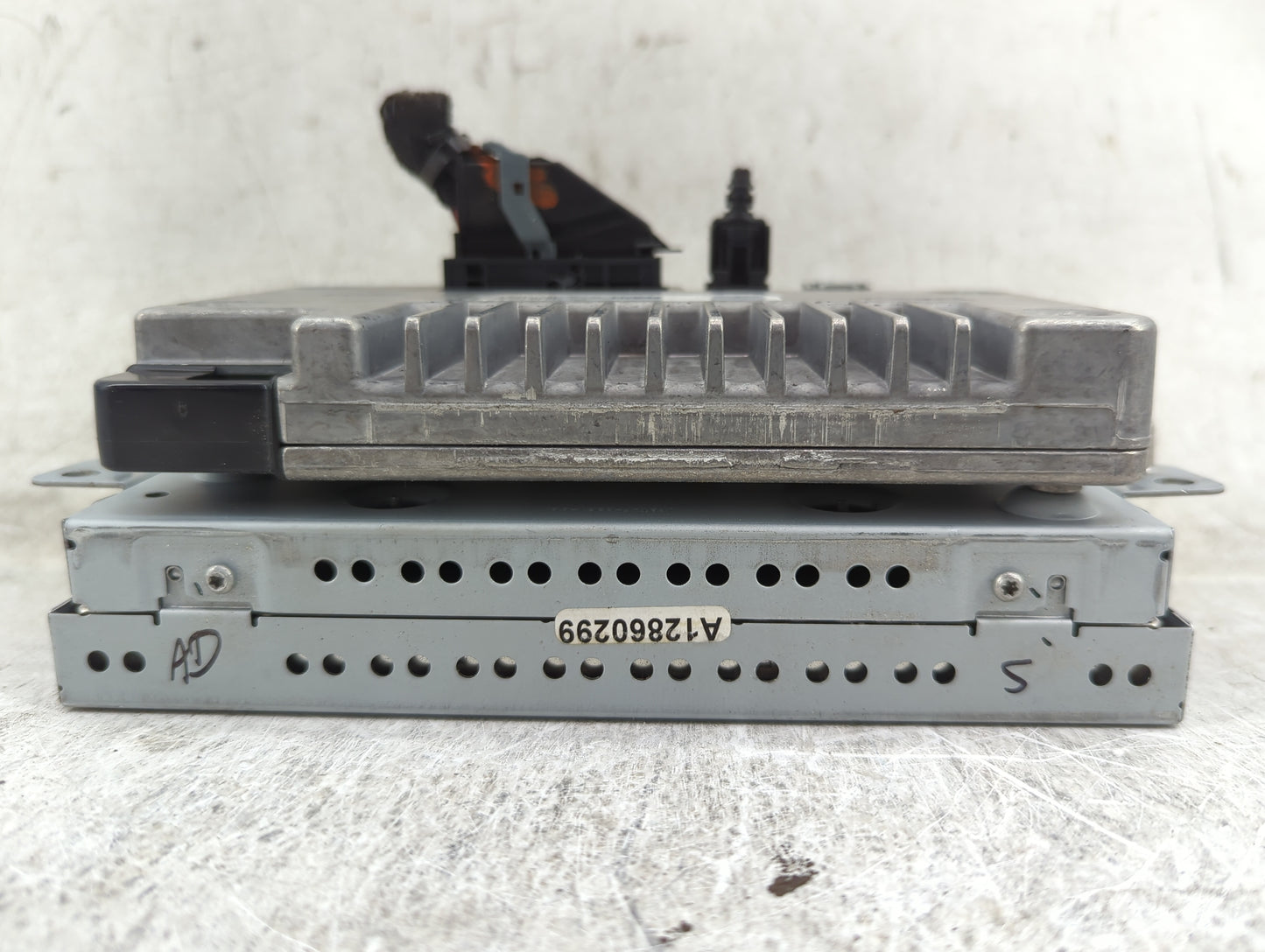 2013-2014 Ford Explorer Information Display Screen - Oemusedautoparts1.com