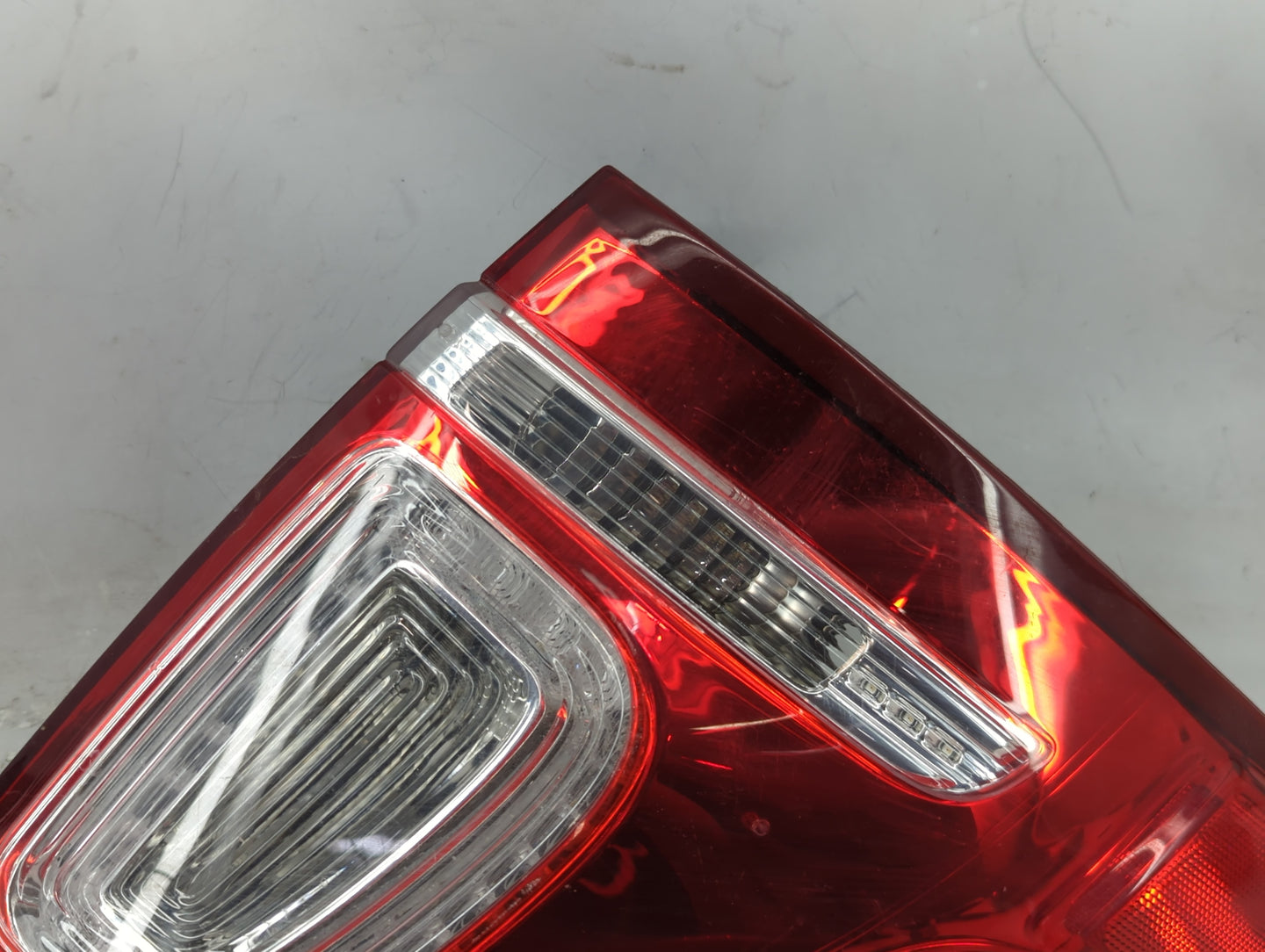 2013-2015 Ford Explorer Tail Light Assembly Driver Left OEM P/N:44ZH-2055-B Fits Fits 2013 2014 2015 OEM Used Auto Parts - O