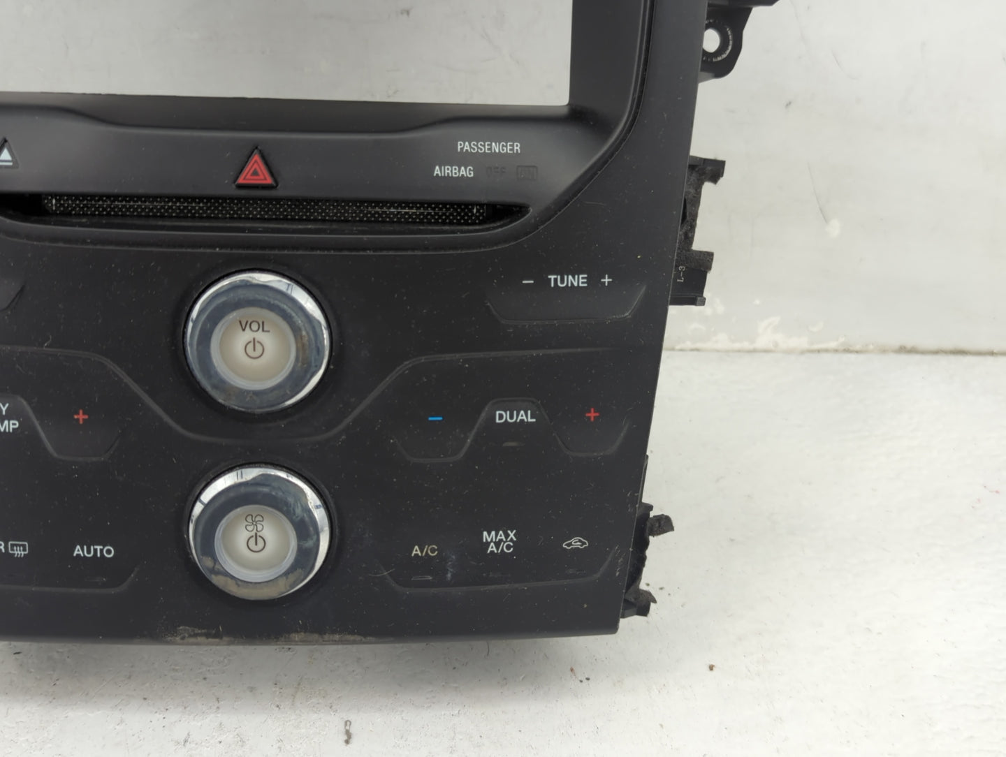2014 Ford Explorer Climate Control Module Temperature AC/Heater Replacement P/N:EB5T-18A802-EA Fits OEM Used Auto Parts - Oe