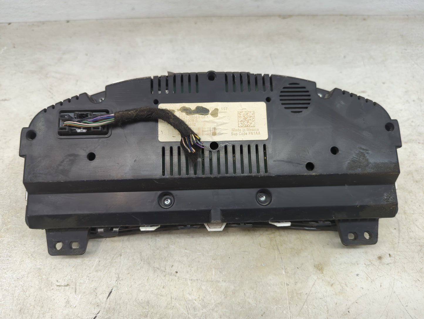 2014-2015 Ford Explorer Instrument Cluster Speedometer Gauges P/N:EB5T-10849-GF 2563909-5, 28299402 Miles: Fits Fits 2014 20