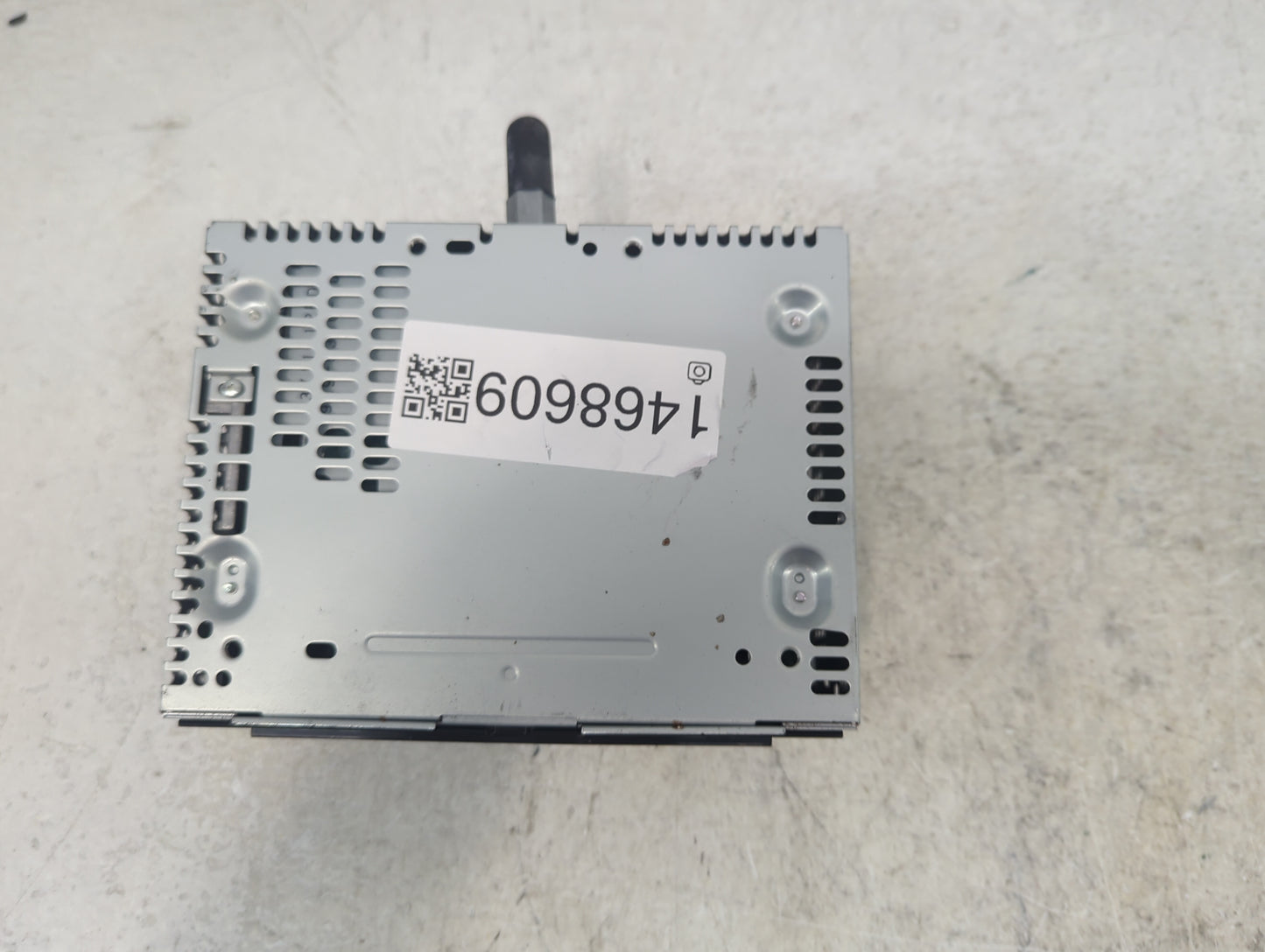 2014 Ford Explorer Radio AM FM Cd Player Receiver Replacement P/N:PU-3910L-C EB5T-19C107-EA Fits OEM Used Auto Parts - Oemus