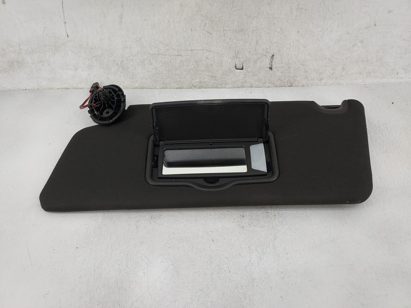 2011-2015 Ford Explorer Sun Visor Shade Replacement Driver Left Mirror Fits Fits 2011 2012 2013 2014 2015 OEM Used Auto Part