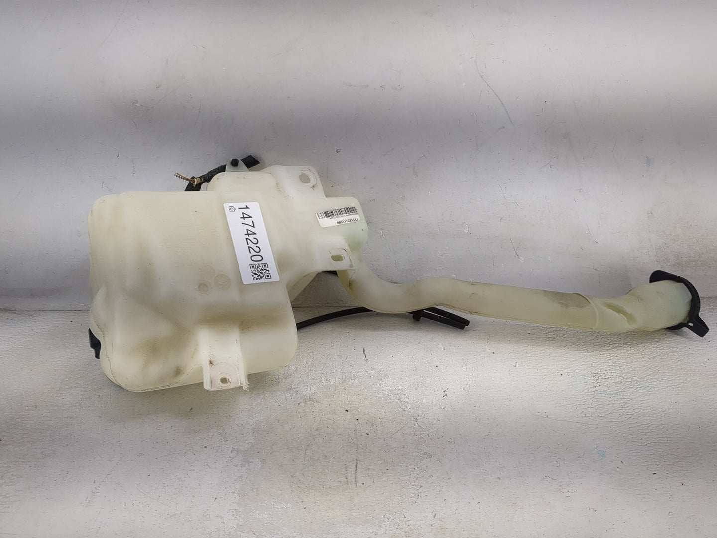 2011-2015 Ford Explorer Windshield Washer Fluid Reservoir Bottle Oem 1474220 - Oemusedautoparts1.com