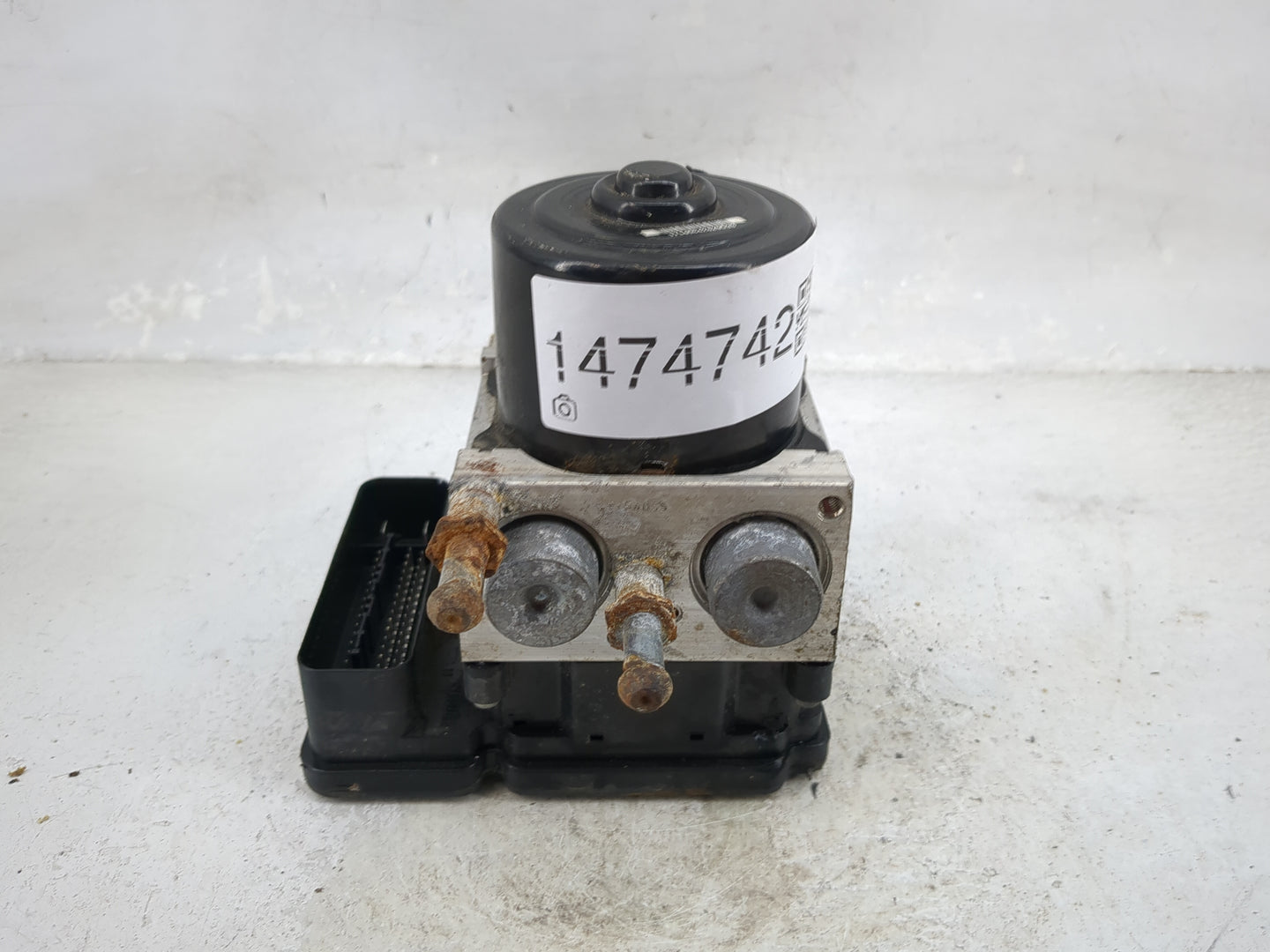 2013-2014 Ford Explorer ABS Pump Control Module Replacement P/N:DB53-2C405-EE Fits Fits 2013 2014 OEM Used Auto Parts - Oemu