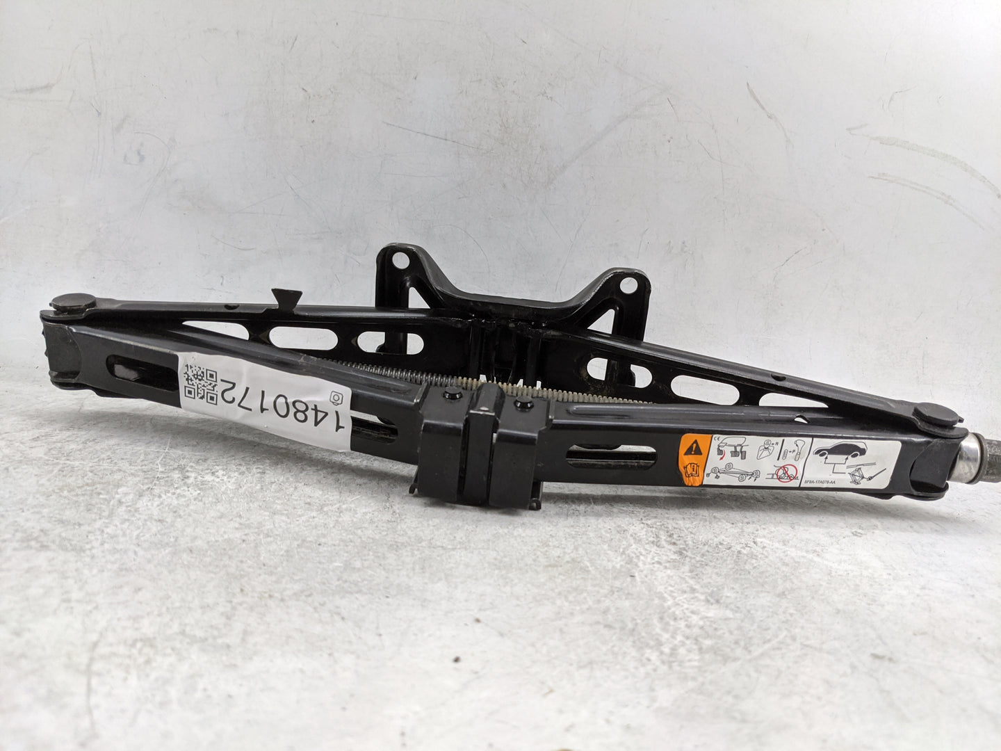 2014 Ford Explorer Spare Scissor Car Jack Black - Oemusedautoparts1.com