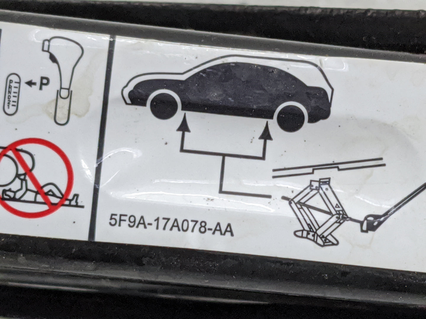 2014 Ford Explorer Spare Scissor Car Jack Black - Oemusedautoparts1.com