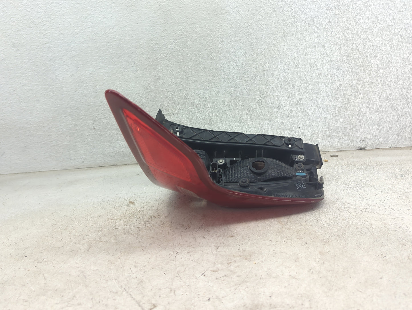 2011-2015 Ford Explorer Tail Light Assembly Passenger Right OEM P/N:DB53-13N552-A DB53-13405-A Fits Fits 2011 2012 2013 2014