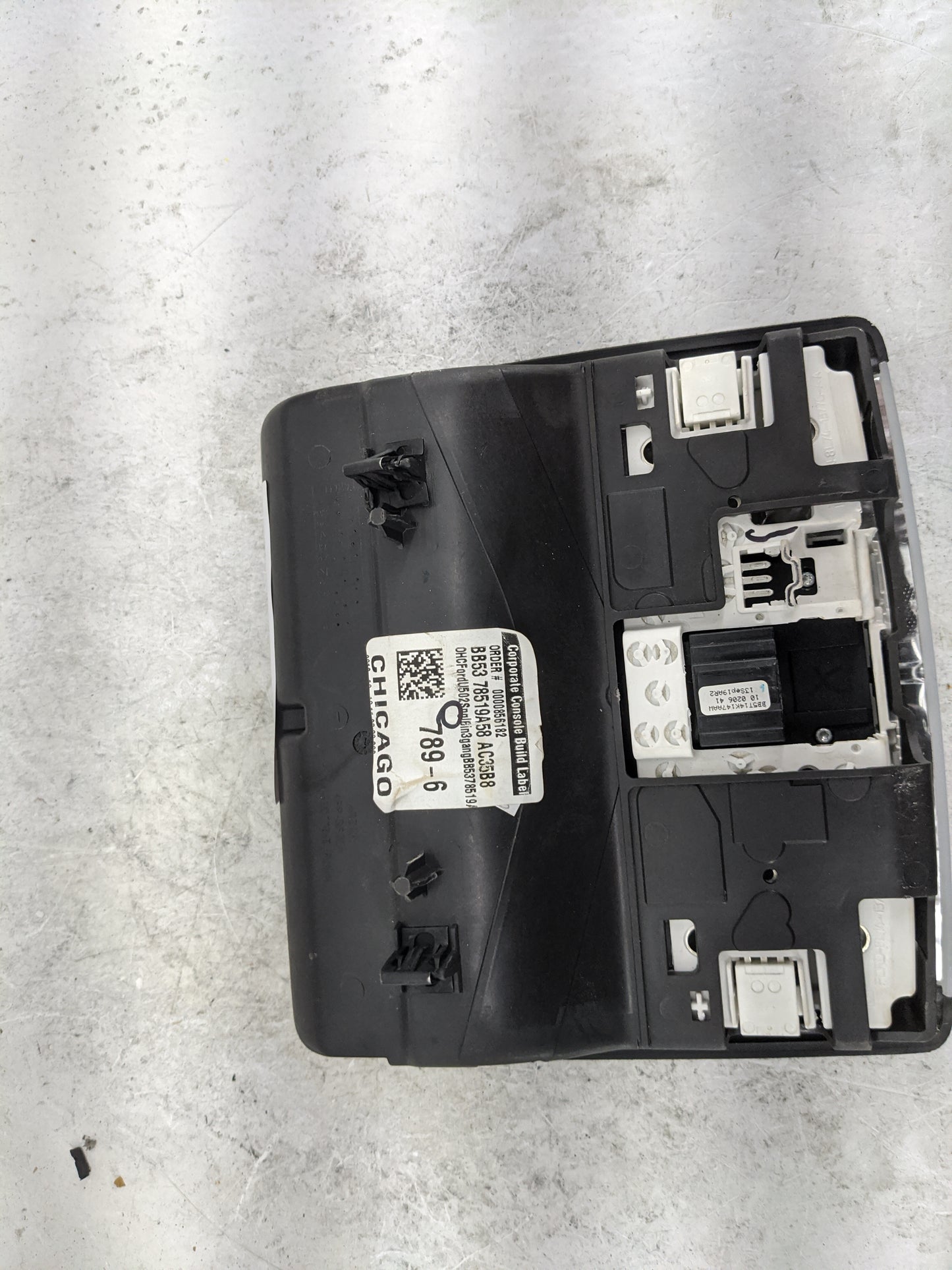 2011-2015 Ford Explorer Overhead Console W/rear Climate Control Black - Oemusedautoparts1.com