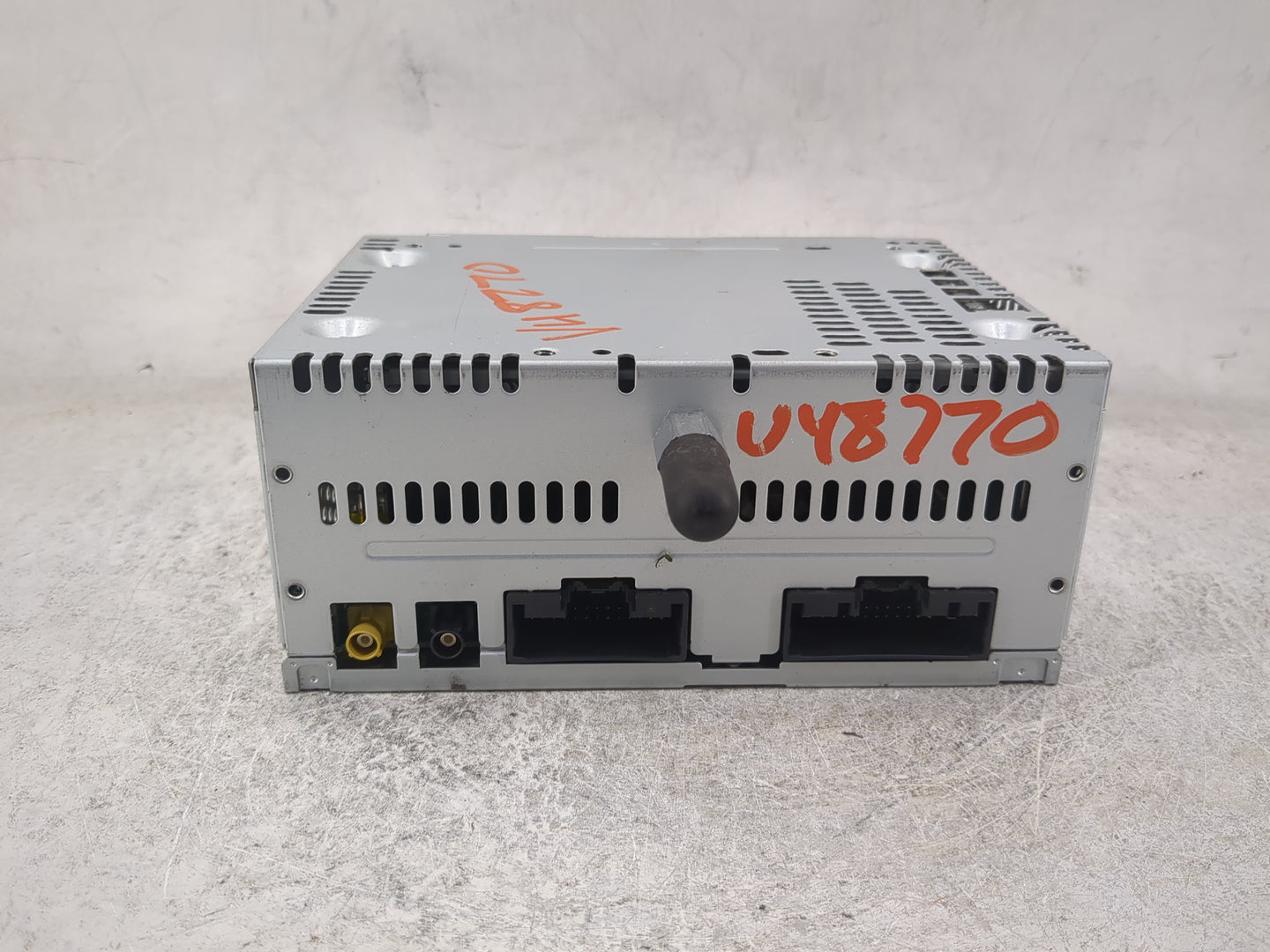 2014 Ford Explorer Radio AM FM Cd Player Receiver Replacement P/N:PU-3890L-A EB5T-19C107-BB Fits OEM Used Auto Parts - Oemus