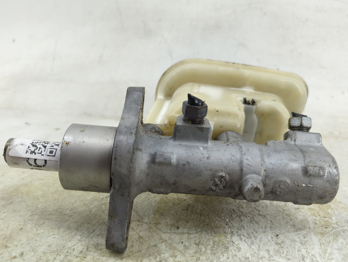 Ford Explorer Brake Master Cylinder 1496716 - Oemusedautoparts1.com