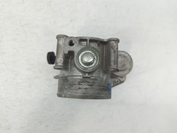 2011-2019 Ford Explorer Throttle Body P/N:AT4E-9F991-EH AT4E-9F991-EL Fits Fits 2011 2012 2013 2014 2015 2016 2017 2018 2019 OEM Used Auto Parts