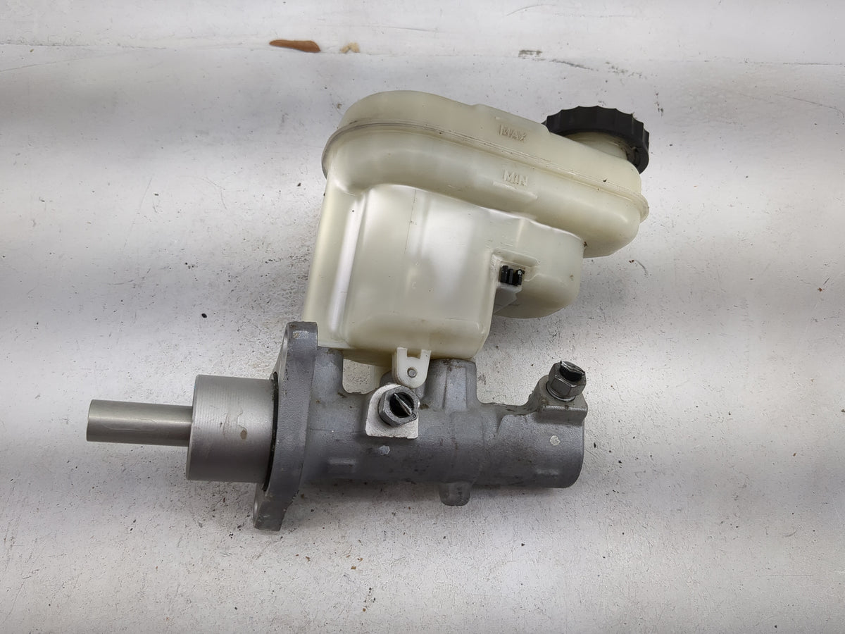 Ford Explorer Brake Master Cylinder 5027161 - Oemusedautoparts1.com
