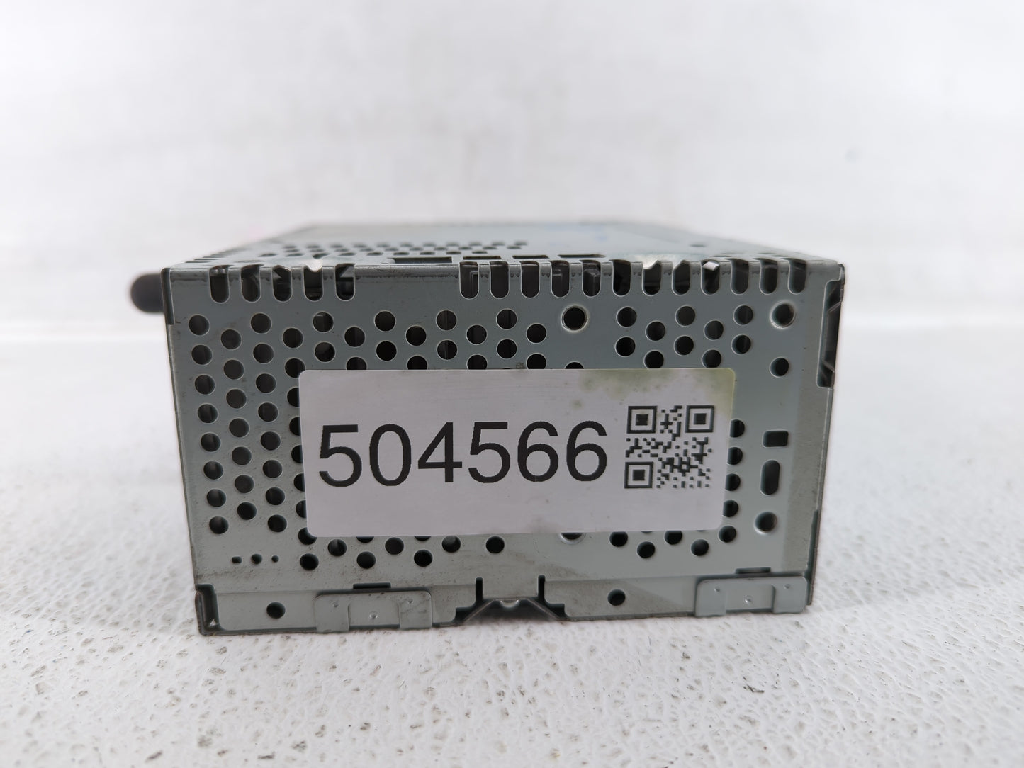 2014 Ford Explorer Radio AM FM Cd Player Receiver Replacement P/N:EB5T19C107CB EB5T-19C107-CB Fits OEM Used Auto Parts - Oem
