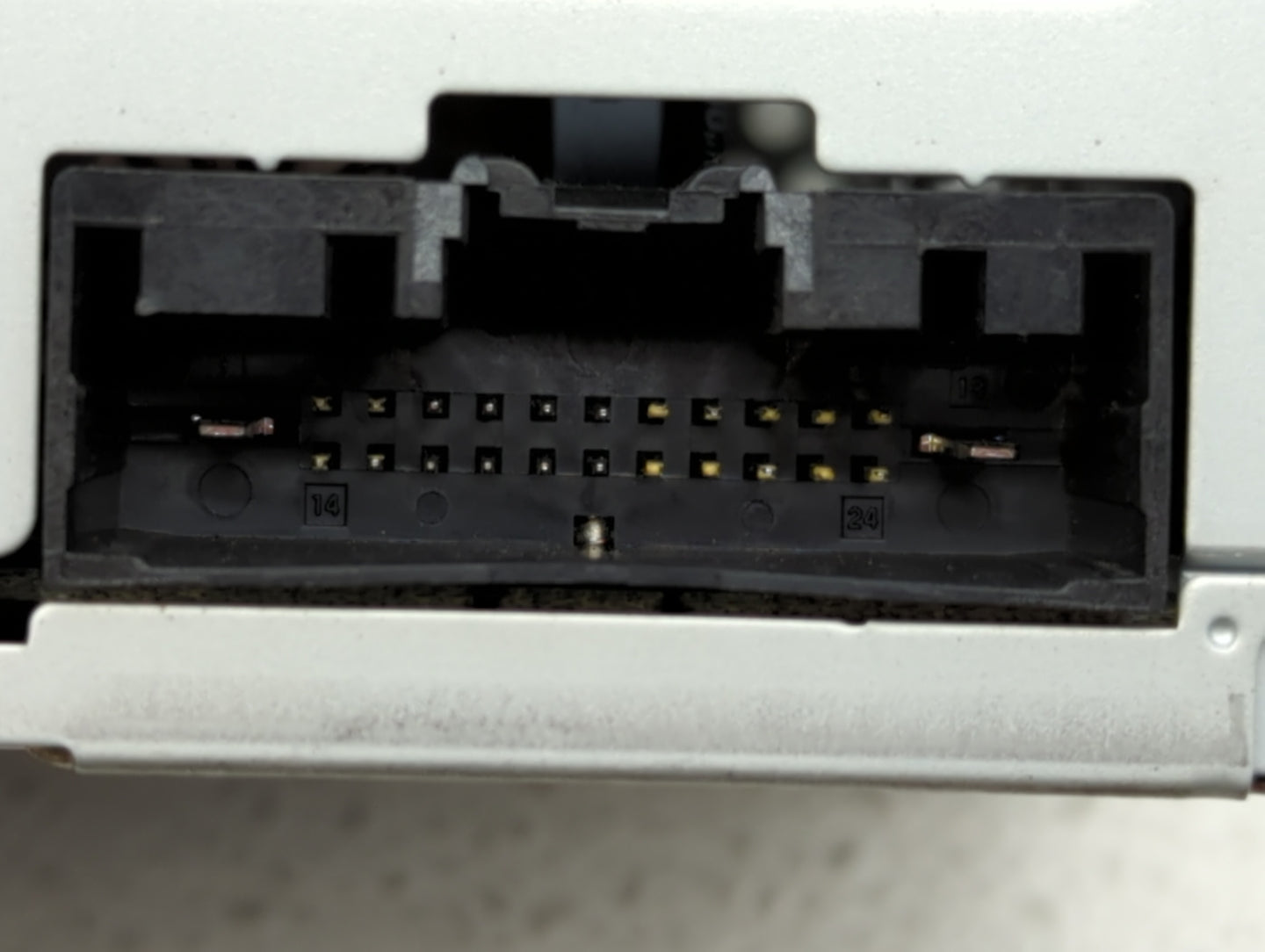 2014-2014 Ford Explorer Am Fm Cd Player Radio Receiver - Oemusedautoparts1.com